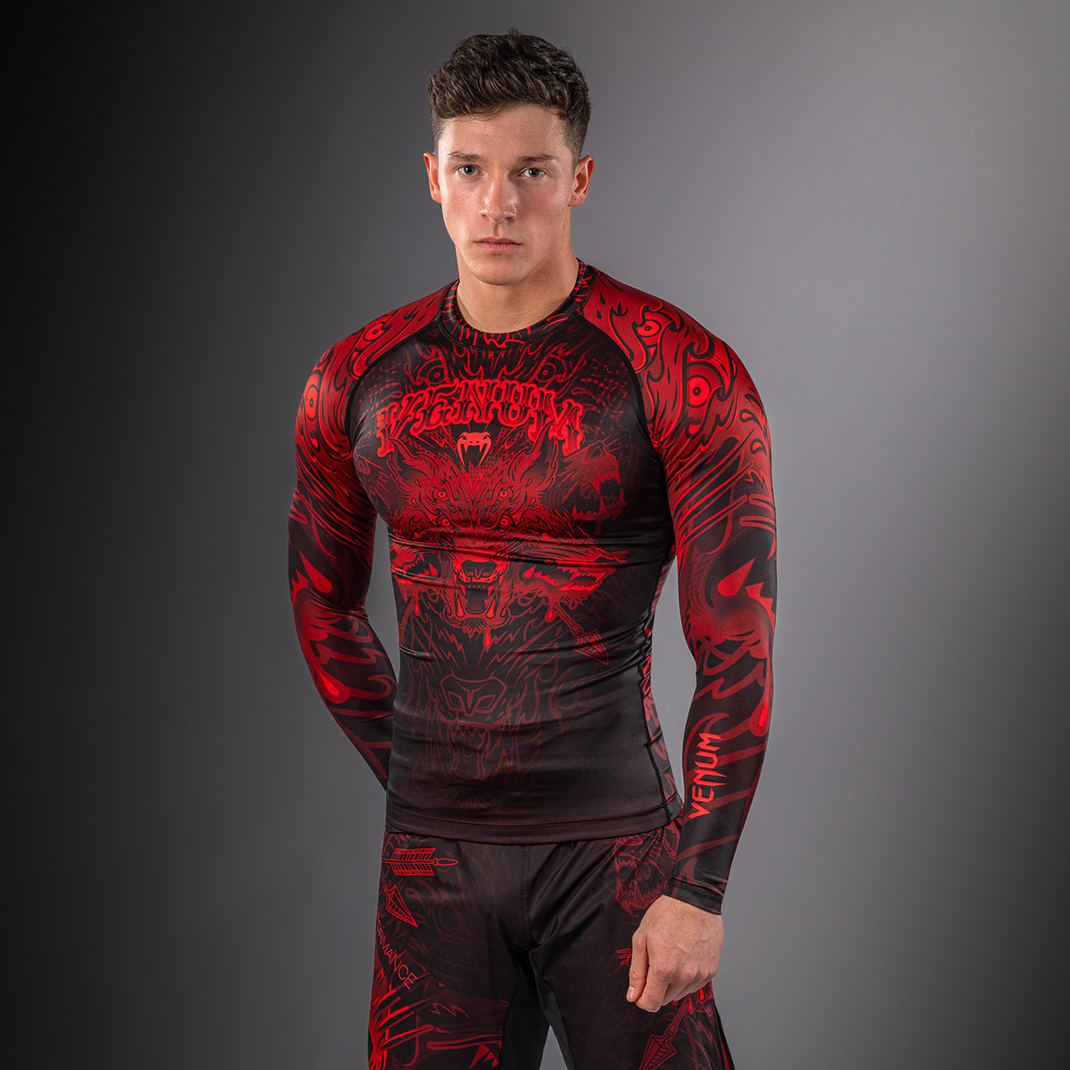 Rashguard à Manches Longues Venum Wolf Atak – Noir/Rouge - product-type_T-Shirts de Compression