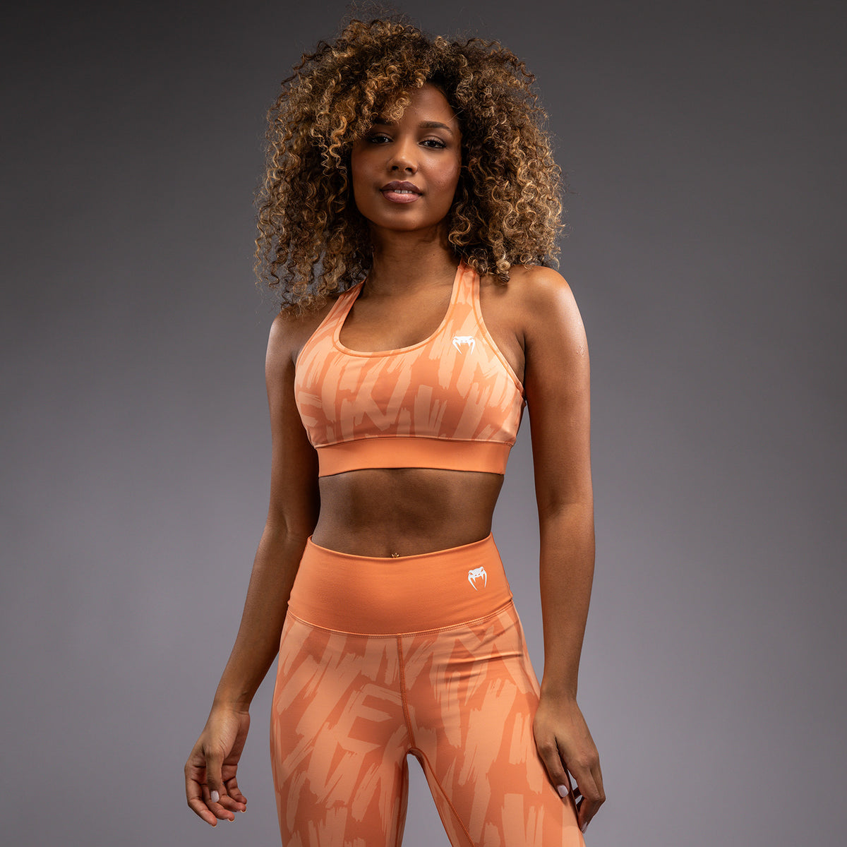 Brassière de Sport pour Femmes Venum Graffiti - Abricot Velours - product-type_Brassières de sport