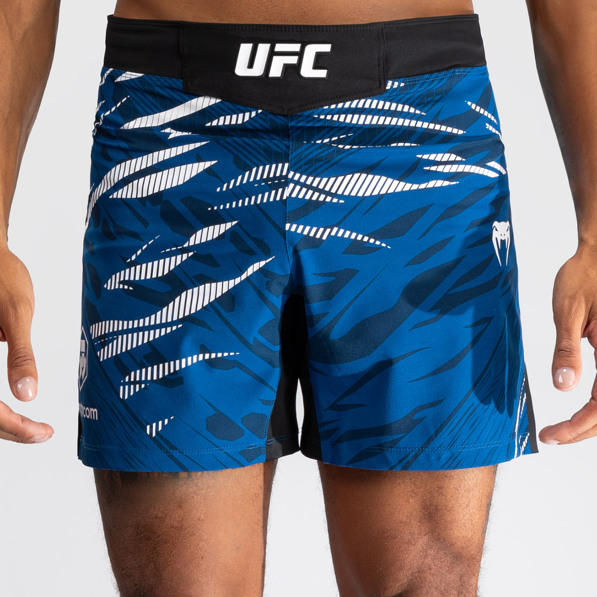 Shorts de Combat pour Hommes UFC Fusion by Venum Personnalisé Authentic Fight Night - Coupe Courte - Bleu - product-type_Shorts de MMA