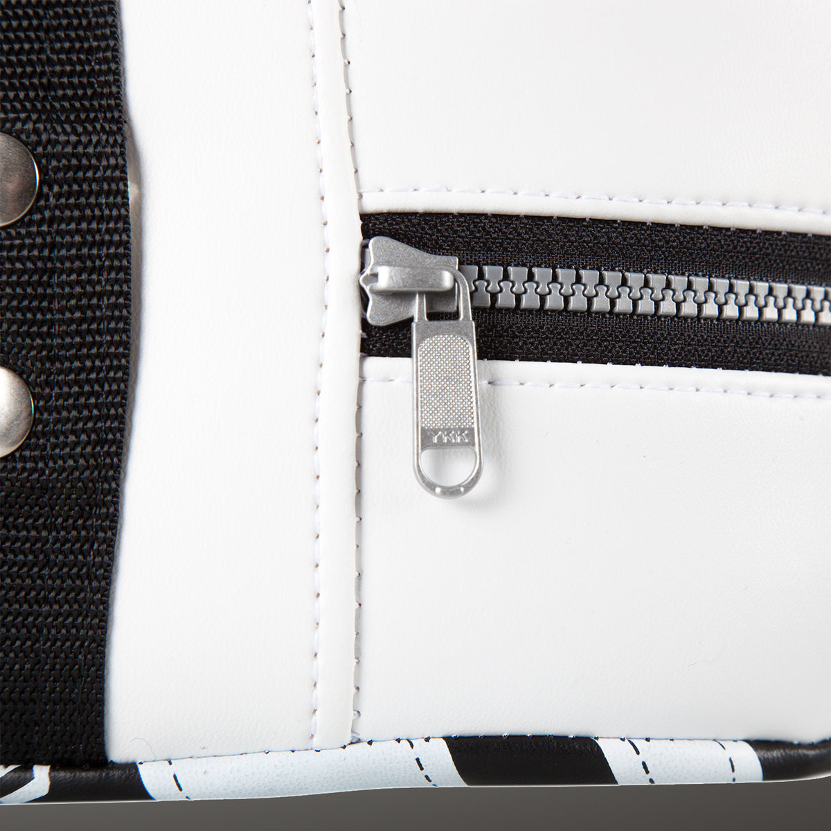 Valise de frappe Venum Absolute - Noir/Blanc - product-type_Boucliers de frappe