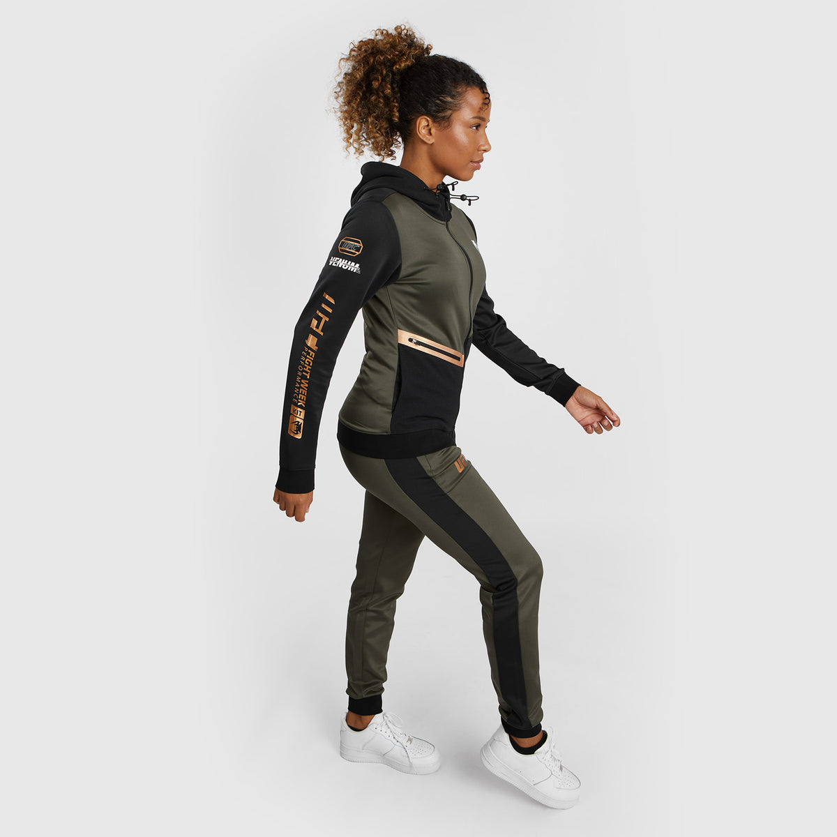 Sweatshirt zippé à capuche pour Femmes UFC Adrenaline by Venum Fight Week - Kaki/Bronze - product-type_Vestes