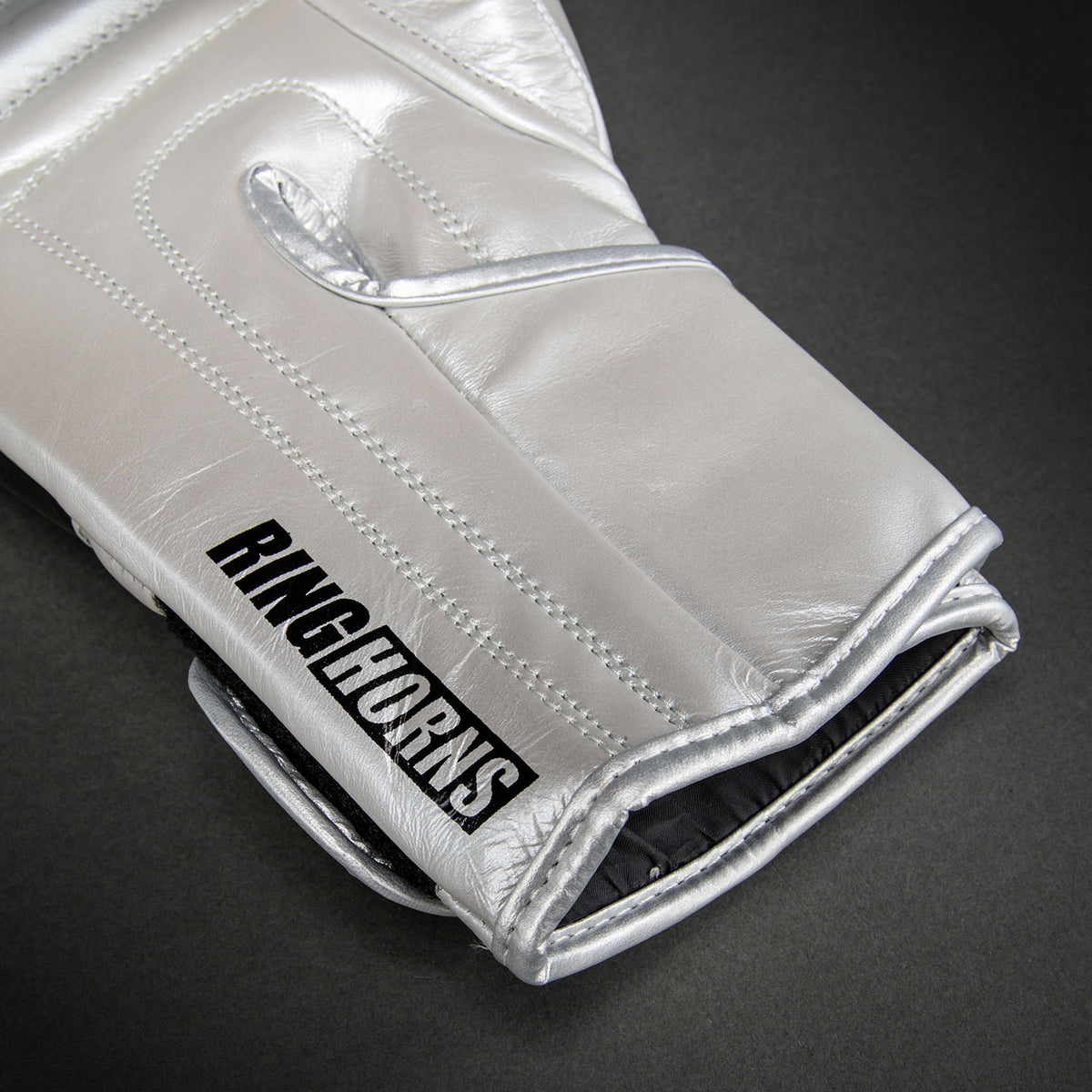 Gants de boxe Ringhorns Charger by Venum – Argent/Noir - product-type_Gants de boxe