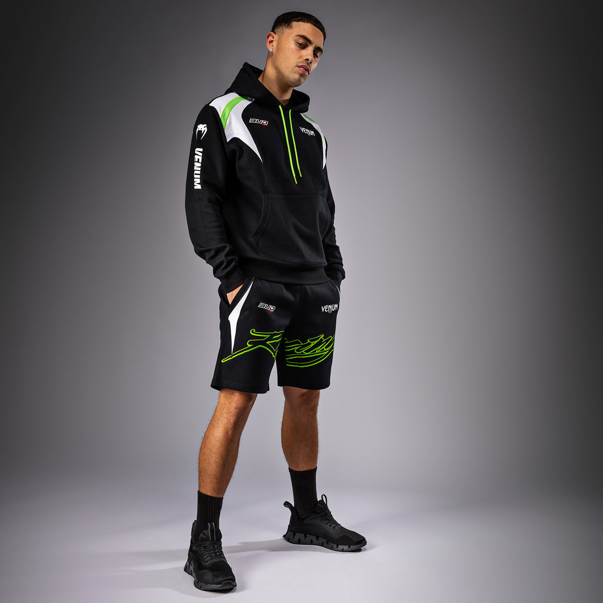 Short en coton pour Hommes Venum x Bud Racing - Noir/Blanc/Citron Vert - product-type_Shorts en Coton