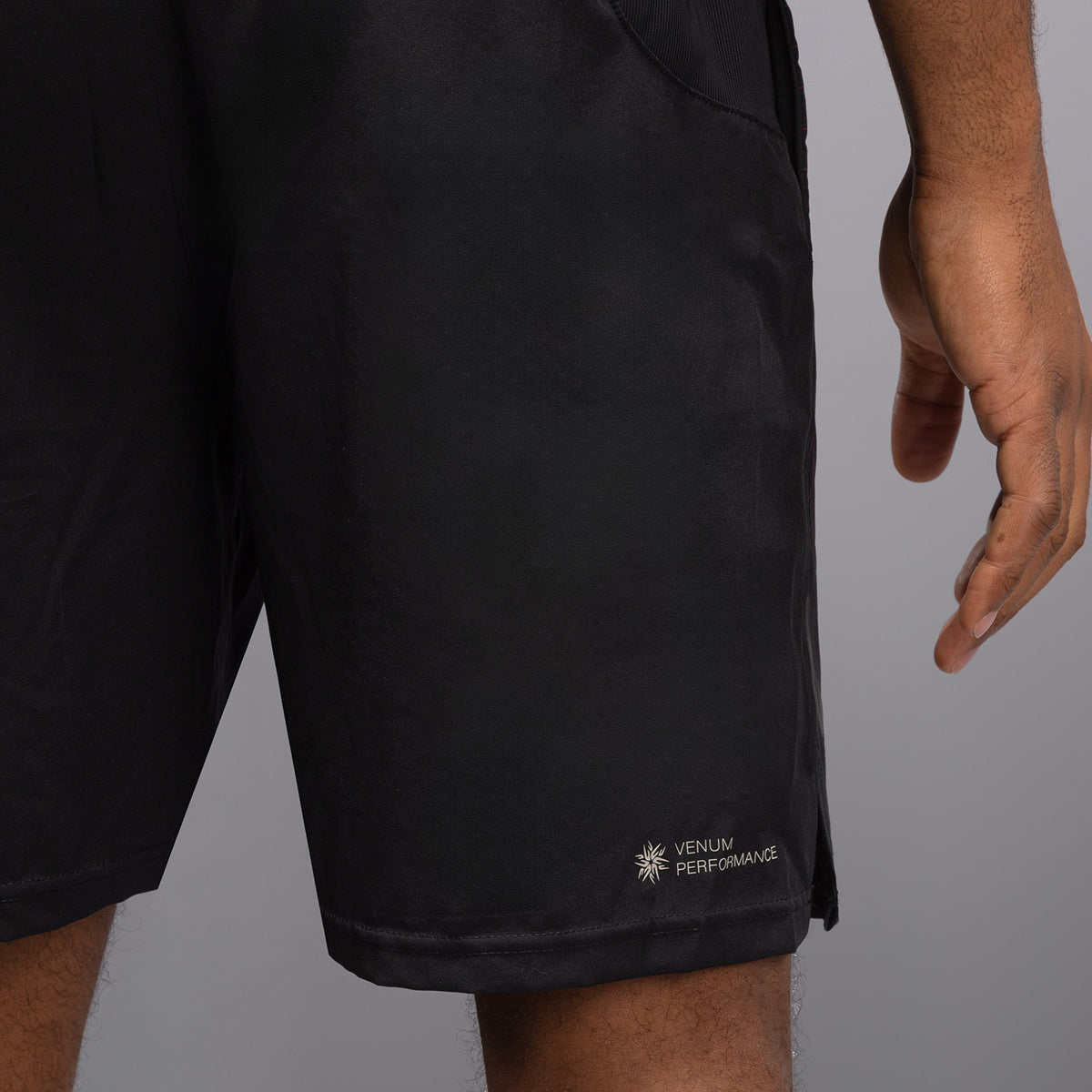Short d'entraînement Venum G-Fit Air pour Hommes - Noir Profond/Rouge Feu - product-type_Shorts de training