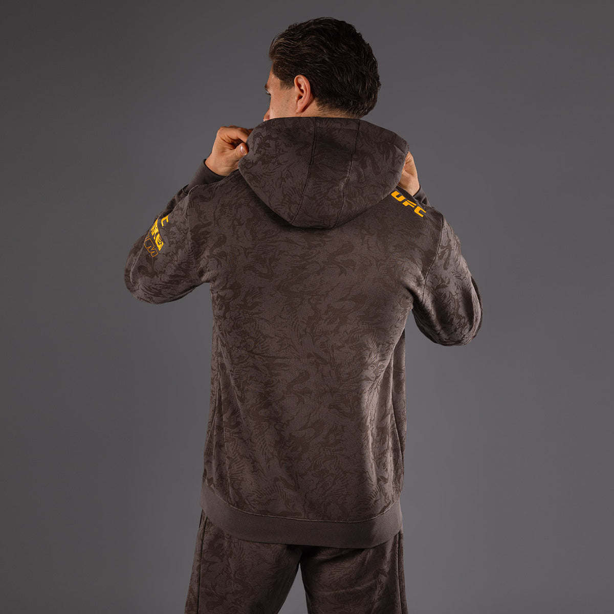 Sweatshirt à Capuche pour Hommes UFC Fusion by Venum Fight Week - Marron Terrestre - product-type_Sweatshirts