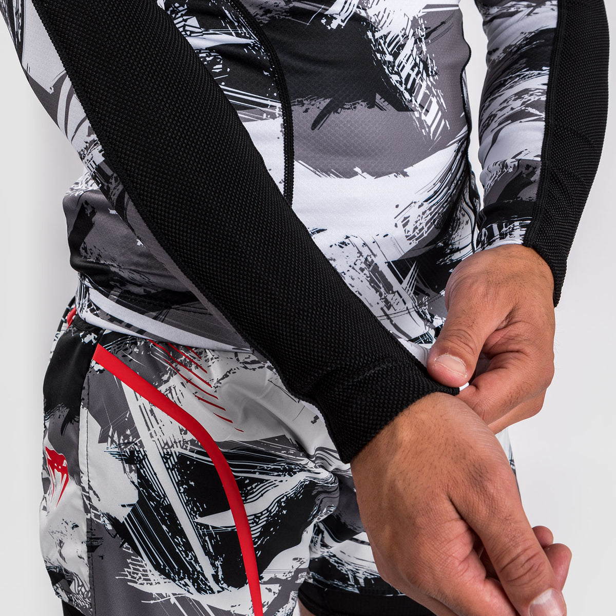Venum Electron 3.0 Rashguard à manches longues - Gris/Rouge - product-type_T-Shirts de Compression