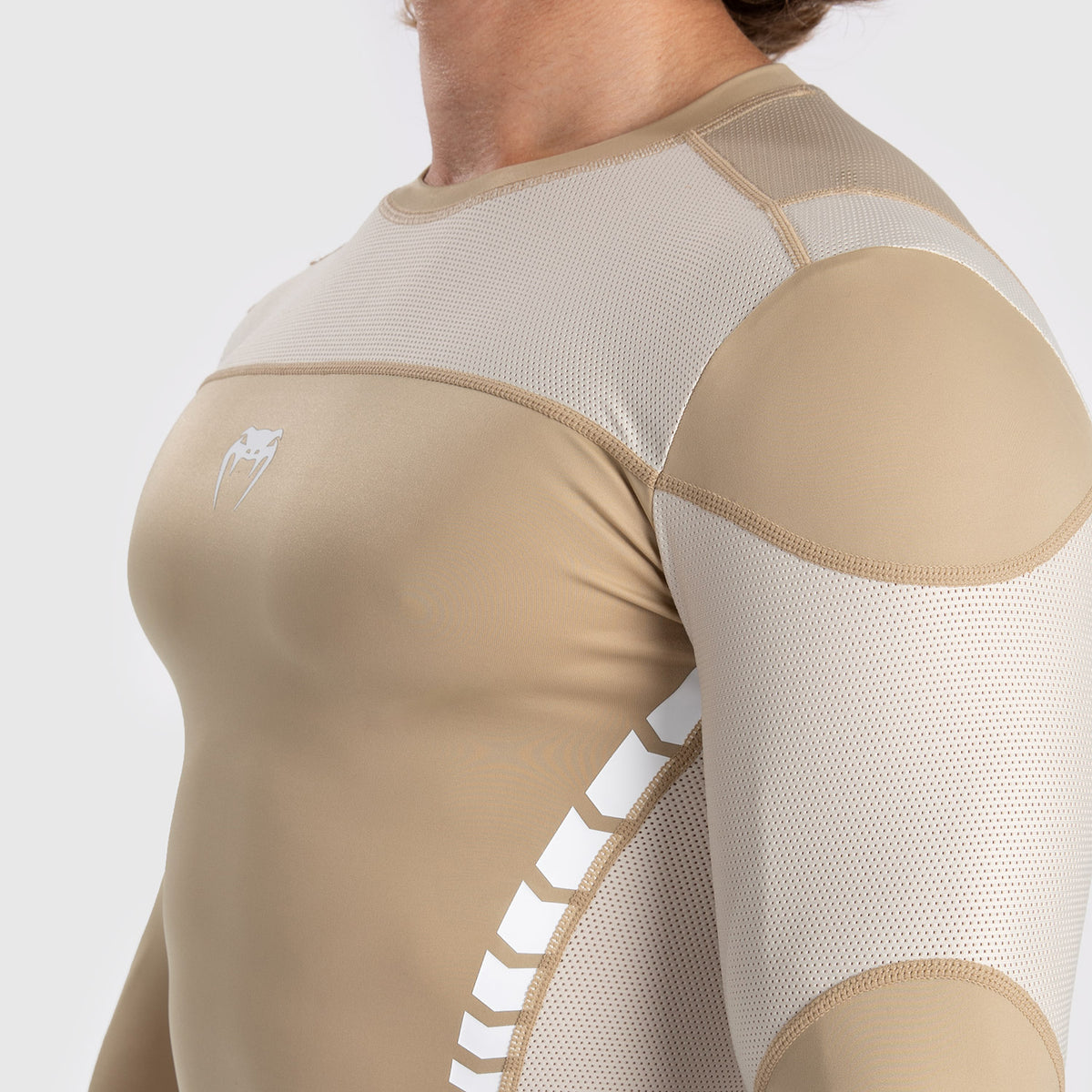 Rashguard À Manches Longues pour Hommes Venum Tempest - Beige/Sable - product-type_T-Shirts de Compression