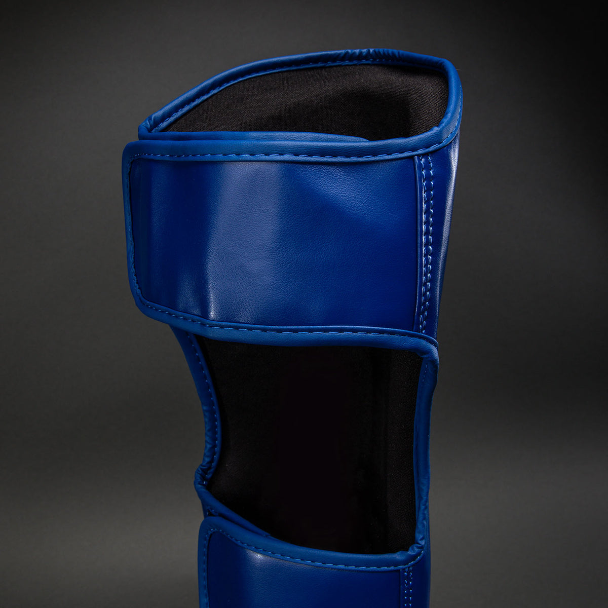 Protège-tibias Ringhorns Charger by Venum – Bleu Marine/Rouge - product-type_Protège-tibias