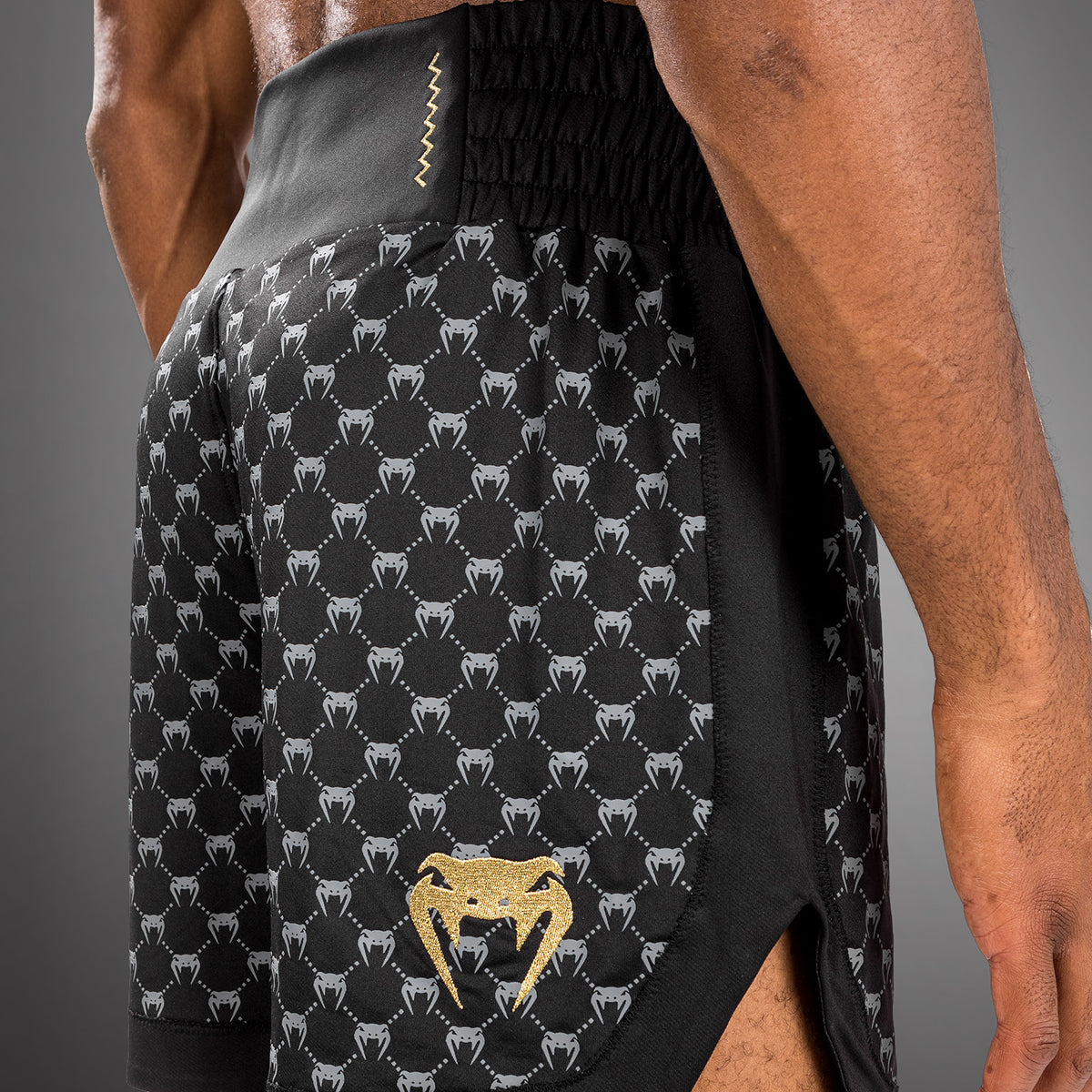 Short de Boxe Venum Monogram - Noir - product-type_Shorts de boxe