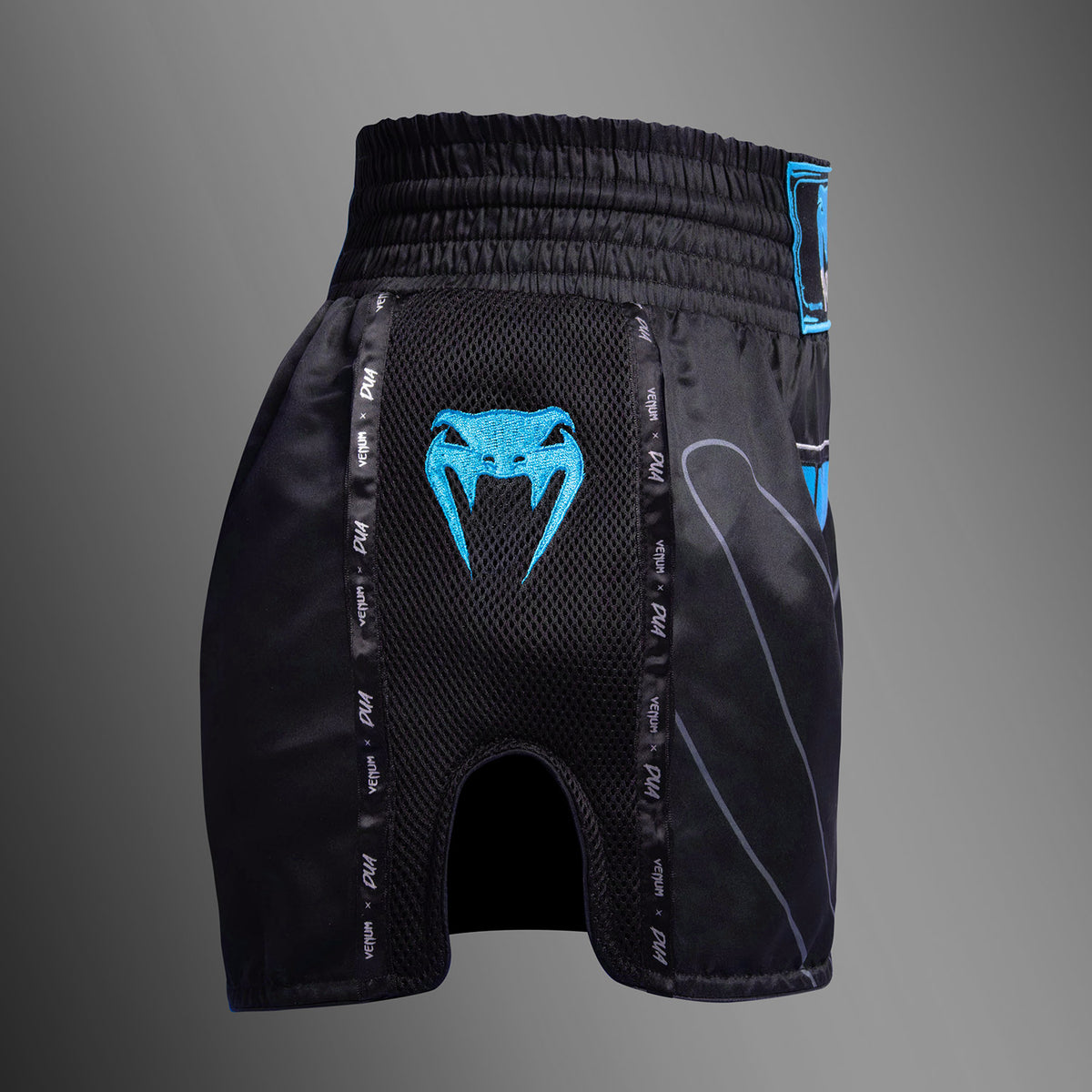 Short de Muay Thai Venum x Dua - Noir/Bleu électrique - product-type_Shorts de Muay Thai