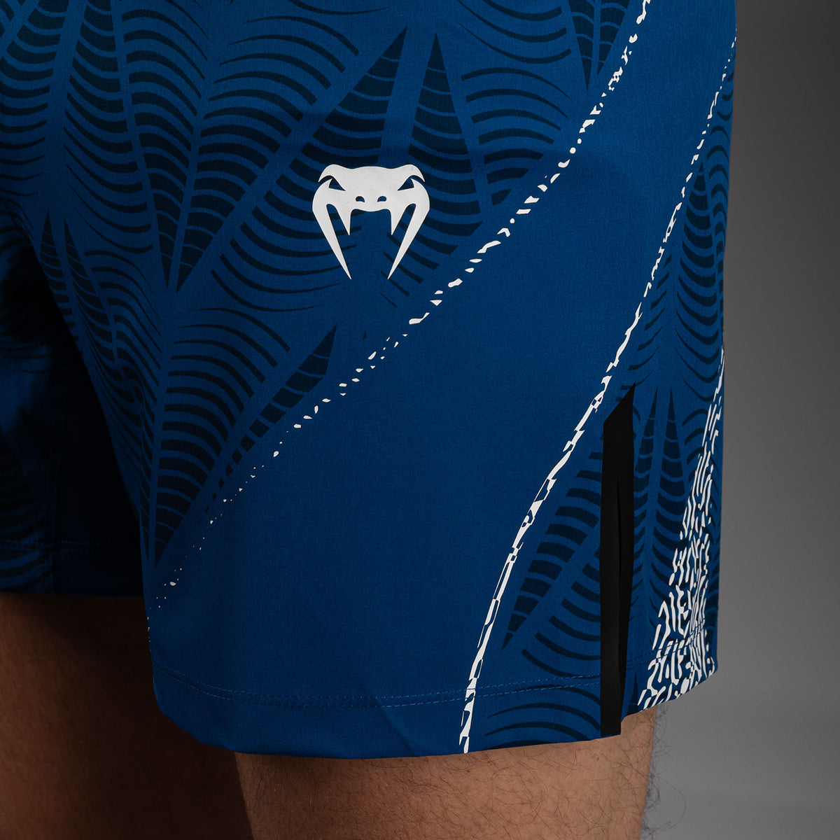 Short de combat coupe courte Homme UFC Zenith by Venum Authentic Fight Night - Bleu - product-type_Shorts de MMA