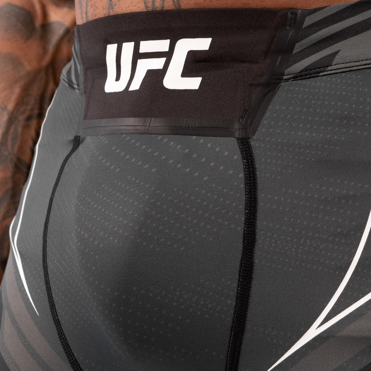 Short de Vale tudo Homme UFC Venum Authentic Fight Night - Coupe Longue - Noir - product-type_Shorts de compression