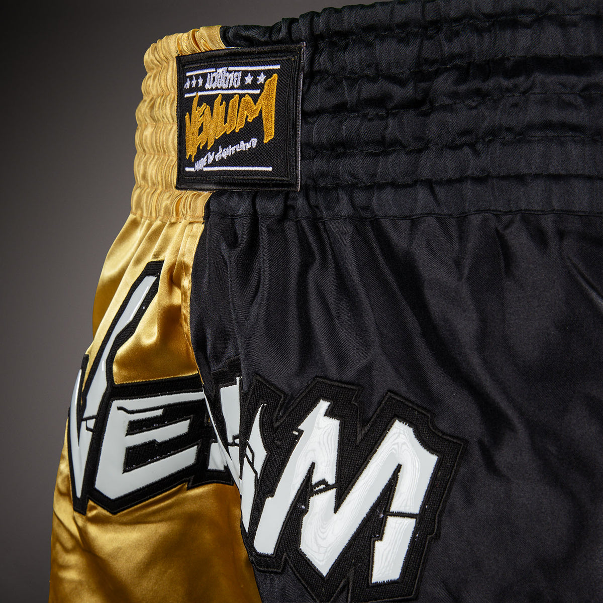 Short de Muay Thai Venum Inferno 2.0 - Noir/Or - product-type_Shorts de Muay Thai