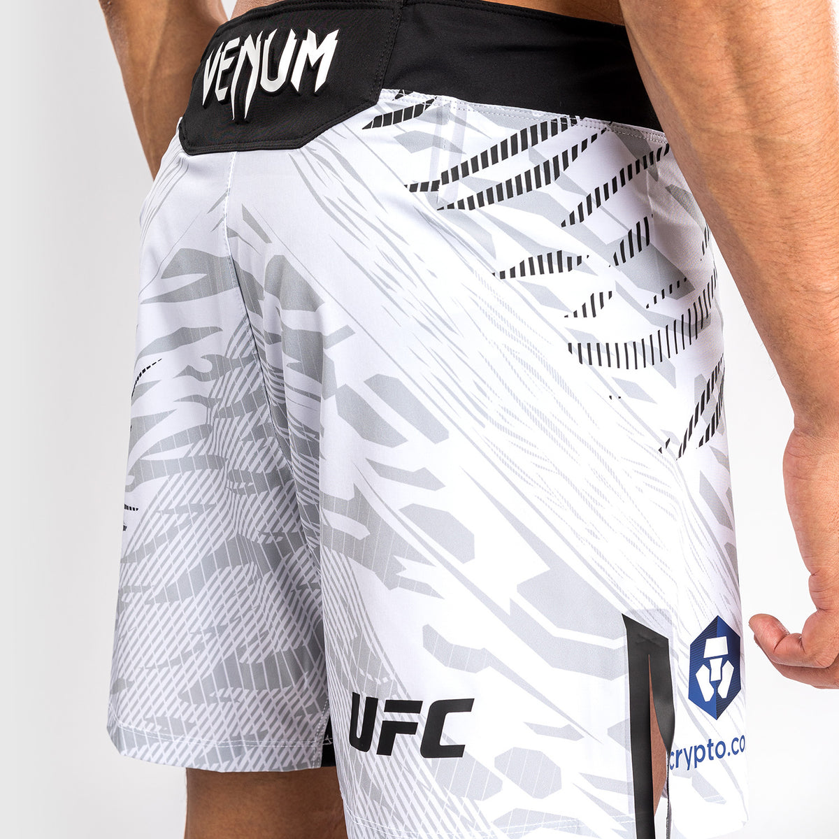 Shorts de Combat pour Hommes UFC Fusion by Venum Personnalisé Authentic Fight Night - Coupe Courte - Blanc - product-type_Shorts de MMA