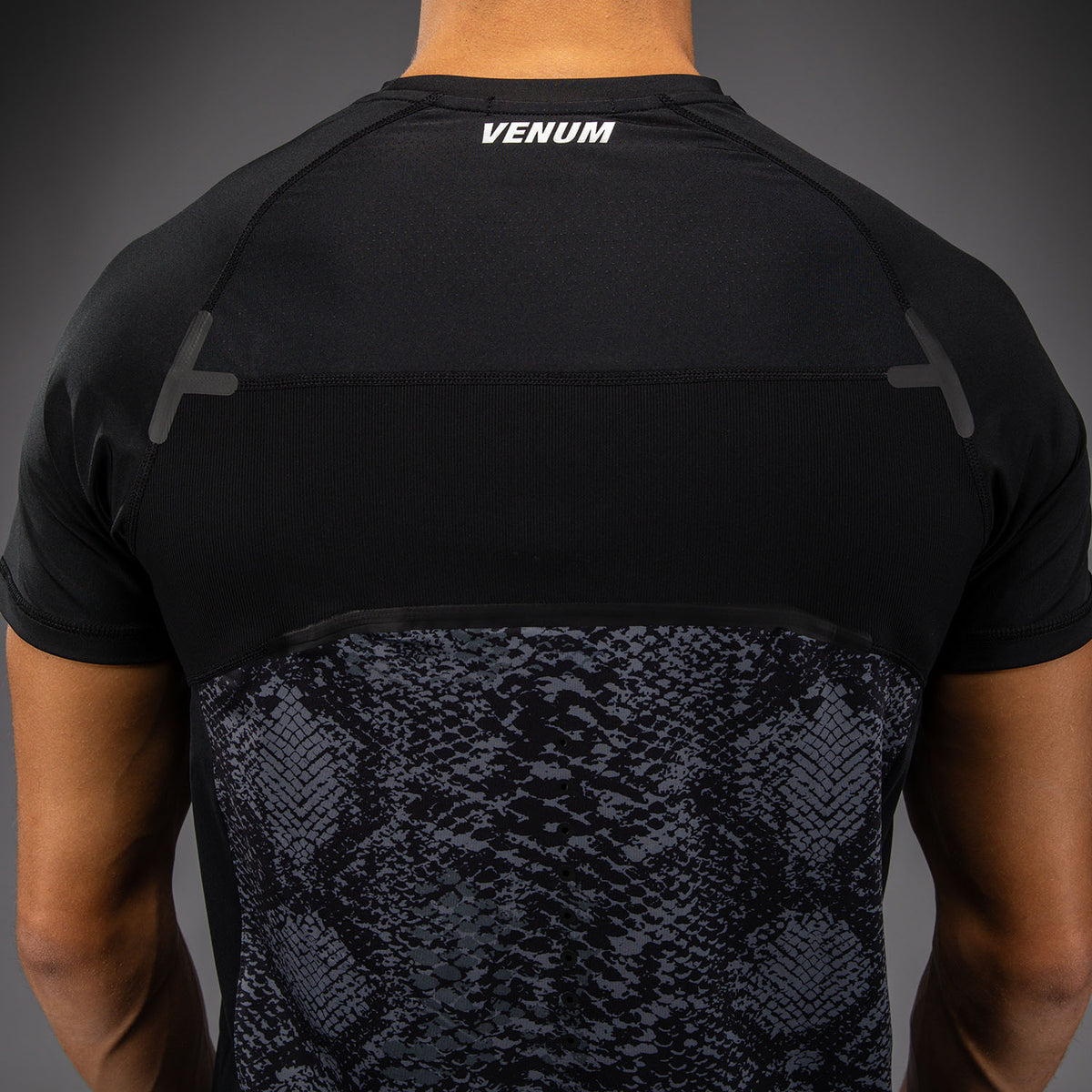 T-shirt Dry Tech Venum G-Fit Scales – Noir/Gris Charbon - product-type_T-Shirts Dry Tech