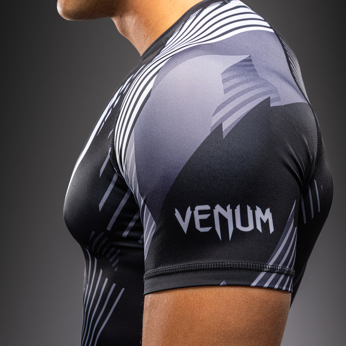 Rashguard à Manches Courtes Venum No-Gi 6.0 - Noir/Blanc - product-type_T-Shirts de Compression