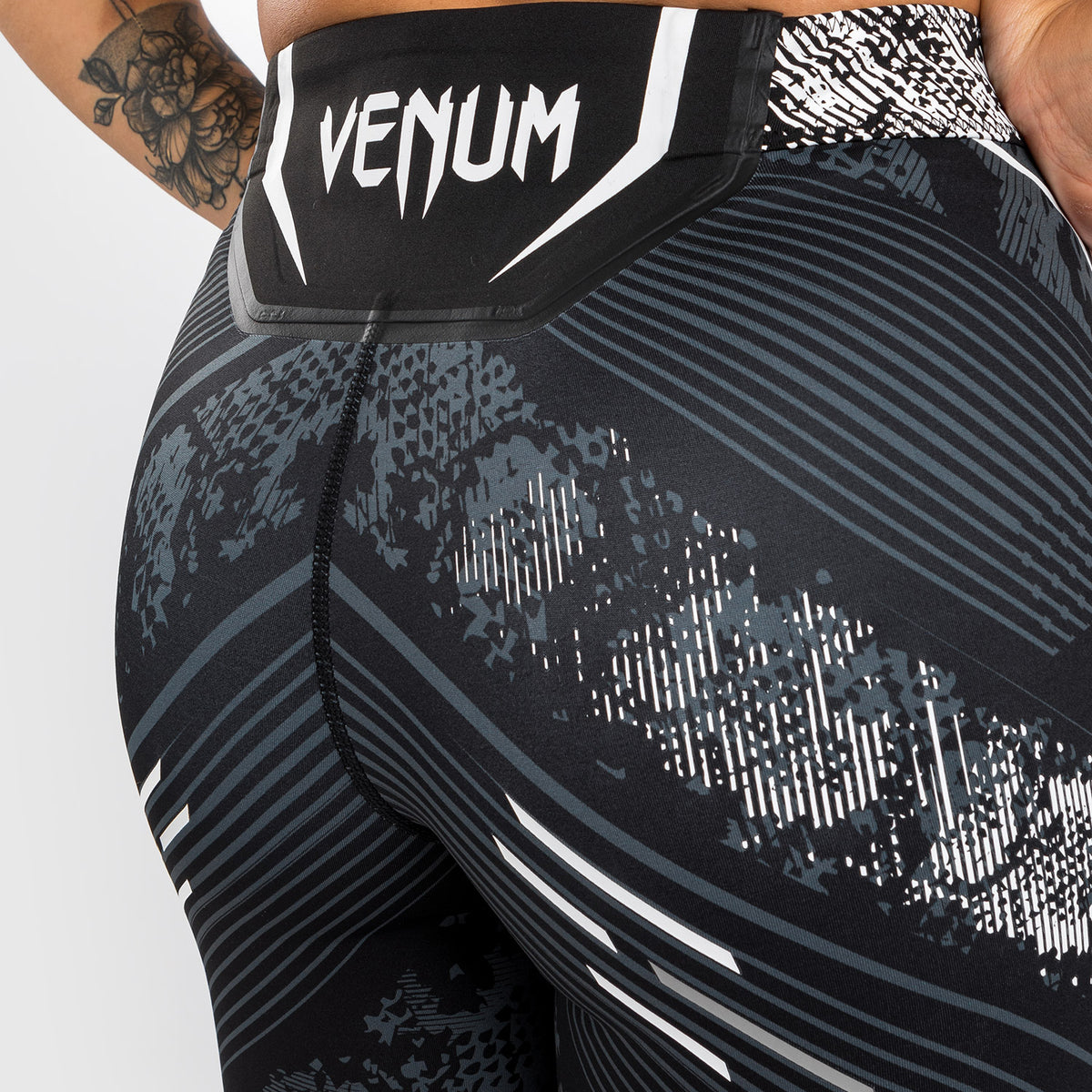 Short de compression Long Fit pour Femmes UFC Adrenaline by Venum Authentic Fight Night - Noir - product-type_Shorts de compression