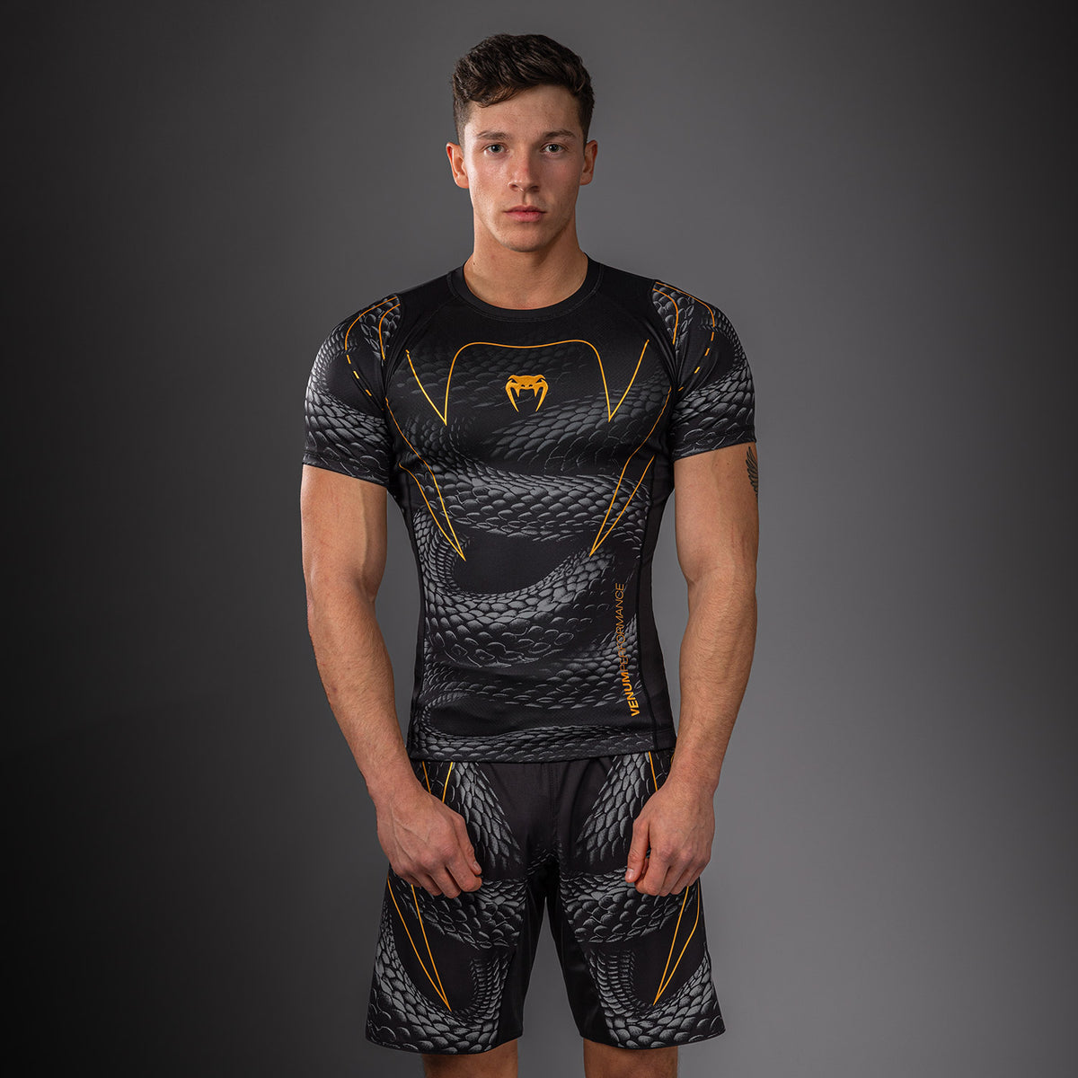 Rashguard à Manches Courtes Venum Matupa - Noir/Gris/Or - product-type_T-Shirts de Compression