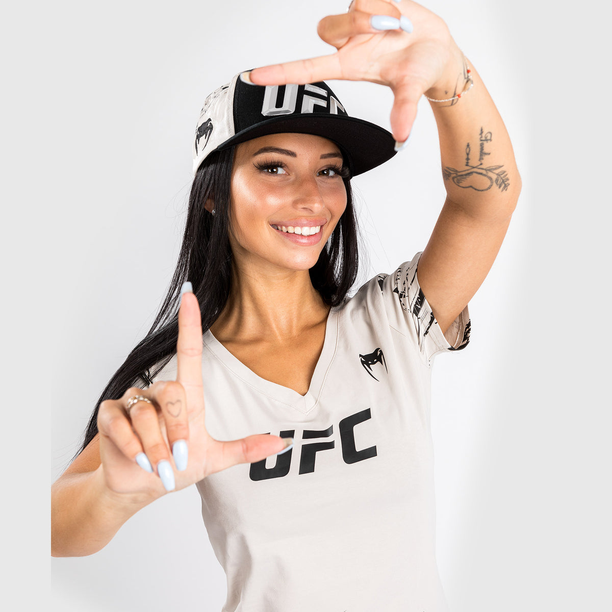 T-Shirt UFC Venum Authentic Fight Week 2.0 - Pour Femmes - Sable - product-type_T-Shirts