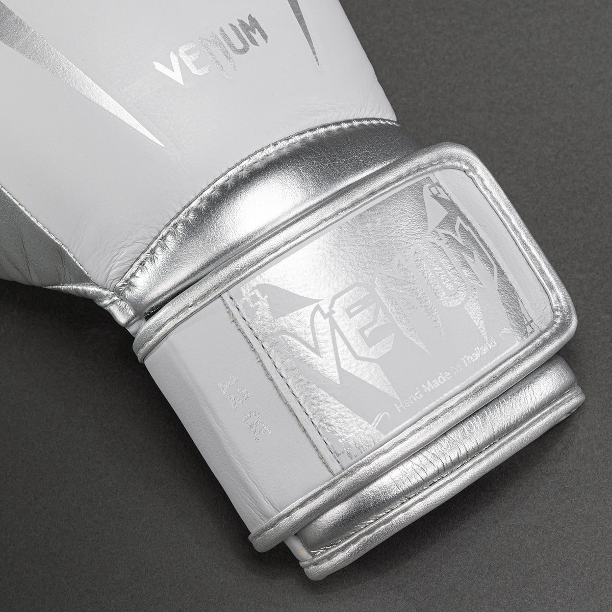 Gants de boxe Venum Giant 3.0 - Gris/Argent - product-type_Gants de boxe