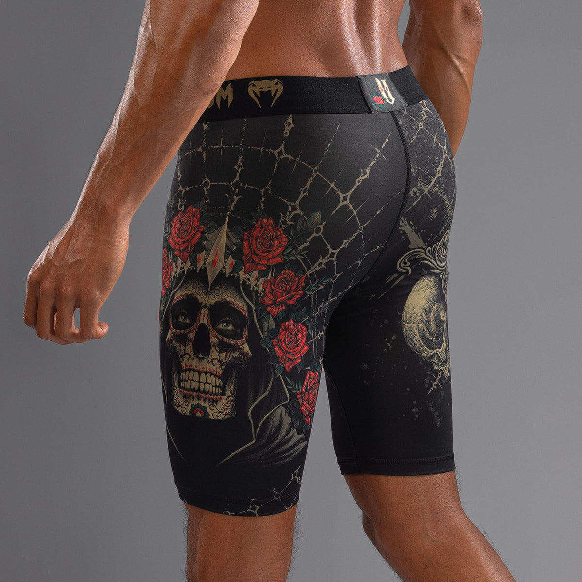 Short de compression pour Hommes Venum Santa Muerte 5.0 - Noir Profond/Or - product-type_Shorts de compression