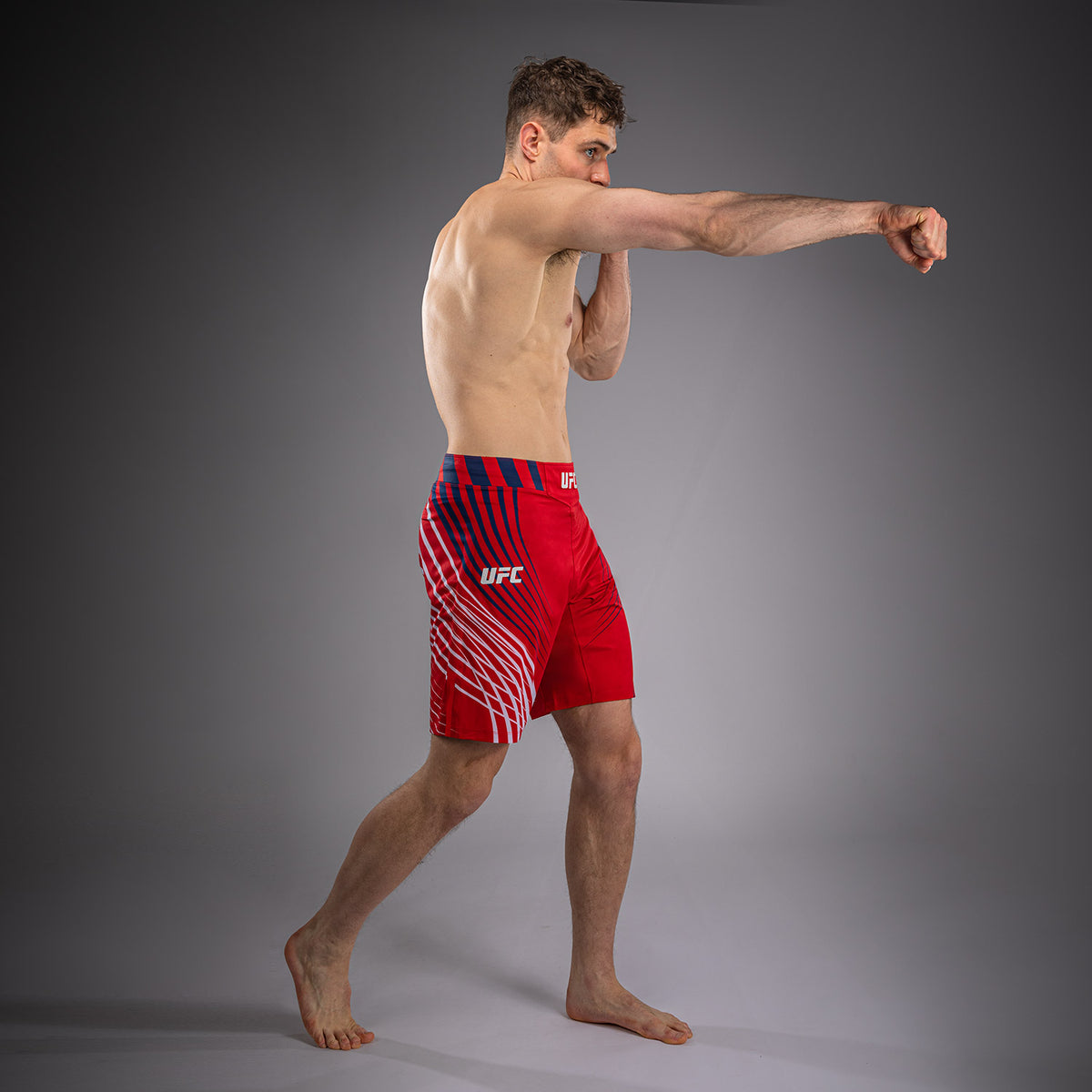 UFC Freedom 250 by Venum Authentic Fight Night Short de combat Personnalisé coupe longue pour homme - Rouge - product-type_Shorts de MMA