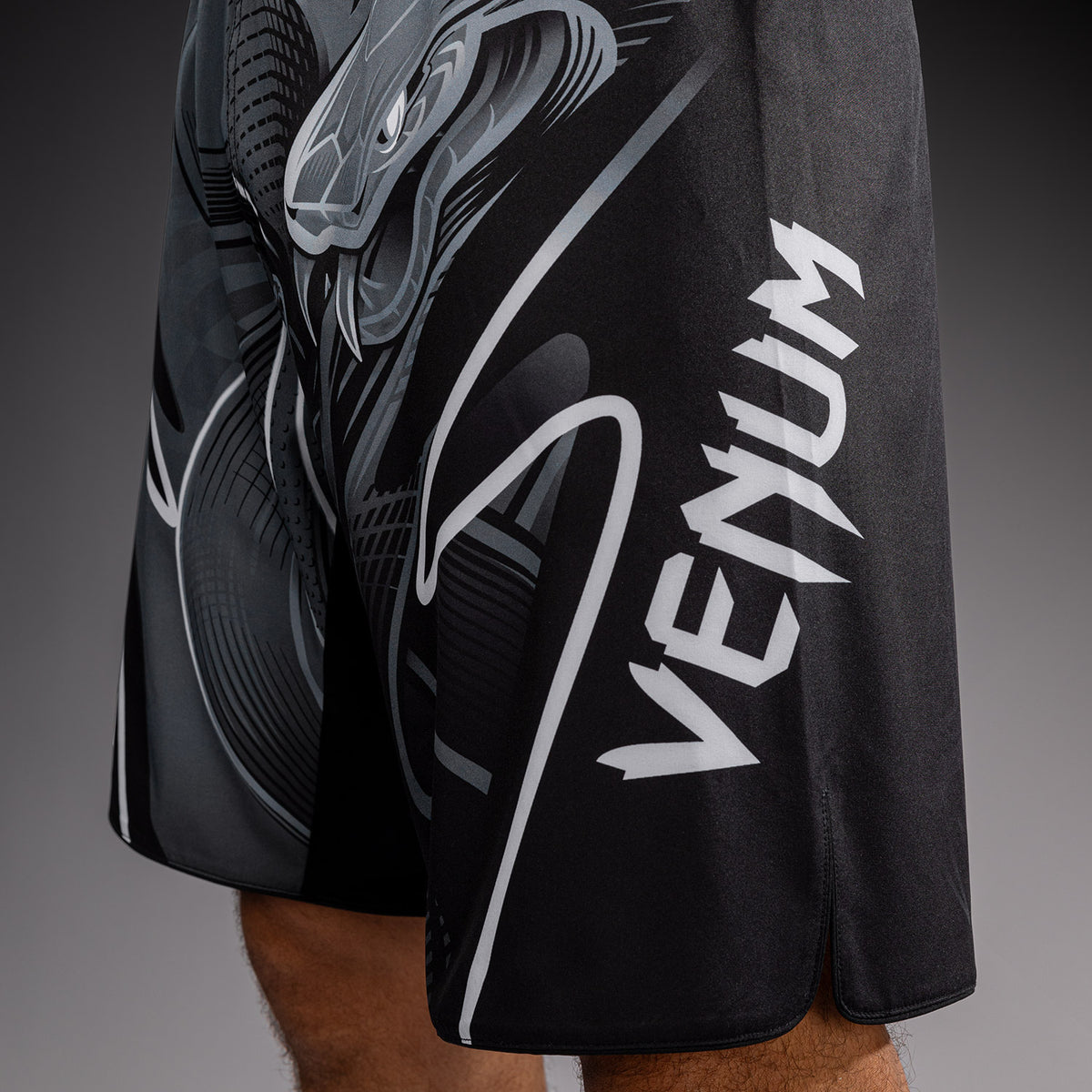 Short de Combat Venum Crimson Viper 2.0 - Noir/Gris - product-type_Shorts de MMA