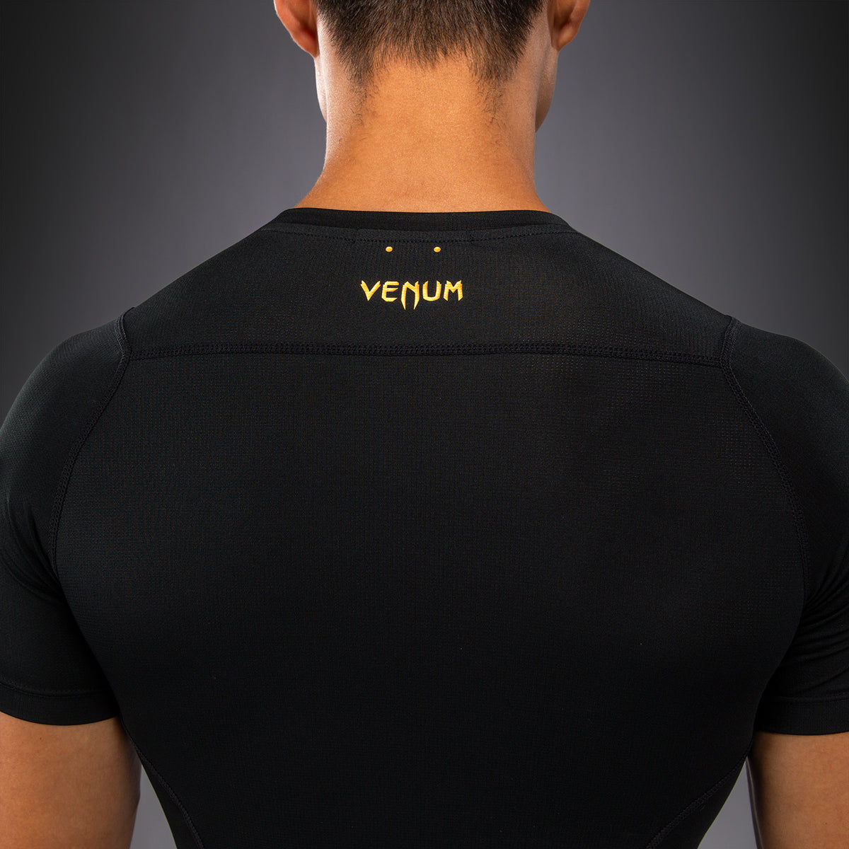 Rashguard à Manches Courtes Venum G-Core - Noir/Or - product-type_T-Shirts de Compression