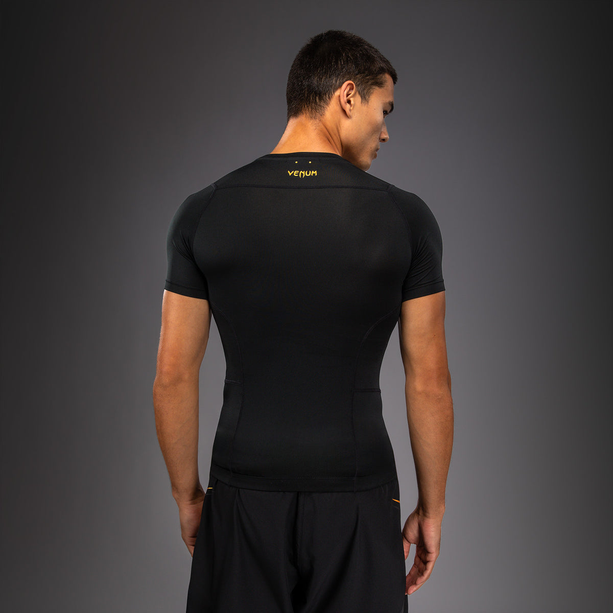 Rashguard à Manches Courtes Venum G-Core - Noir/Or - product-type_T-Shirts de Compression