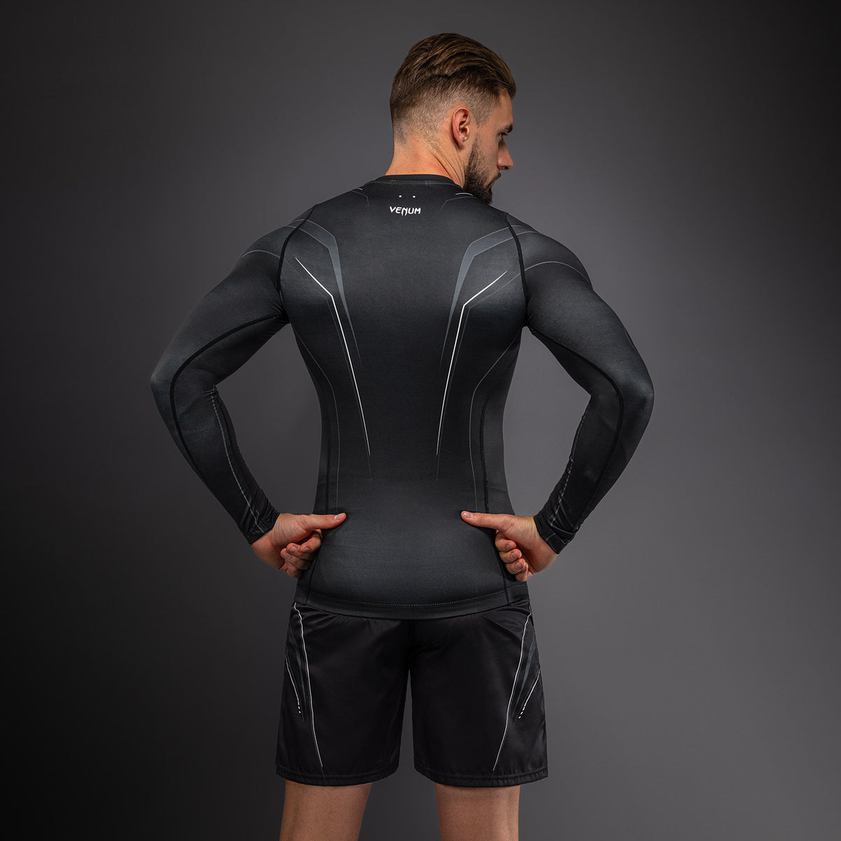 Rashguard à Manches Longues Venum Streamline – Noir/Blanc - product-type_T-Shirts de Compression