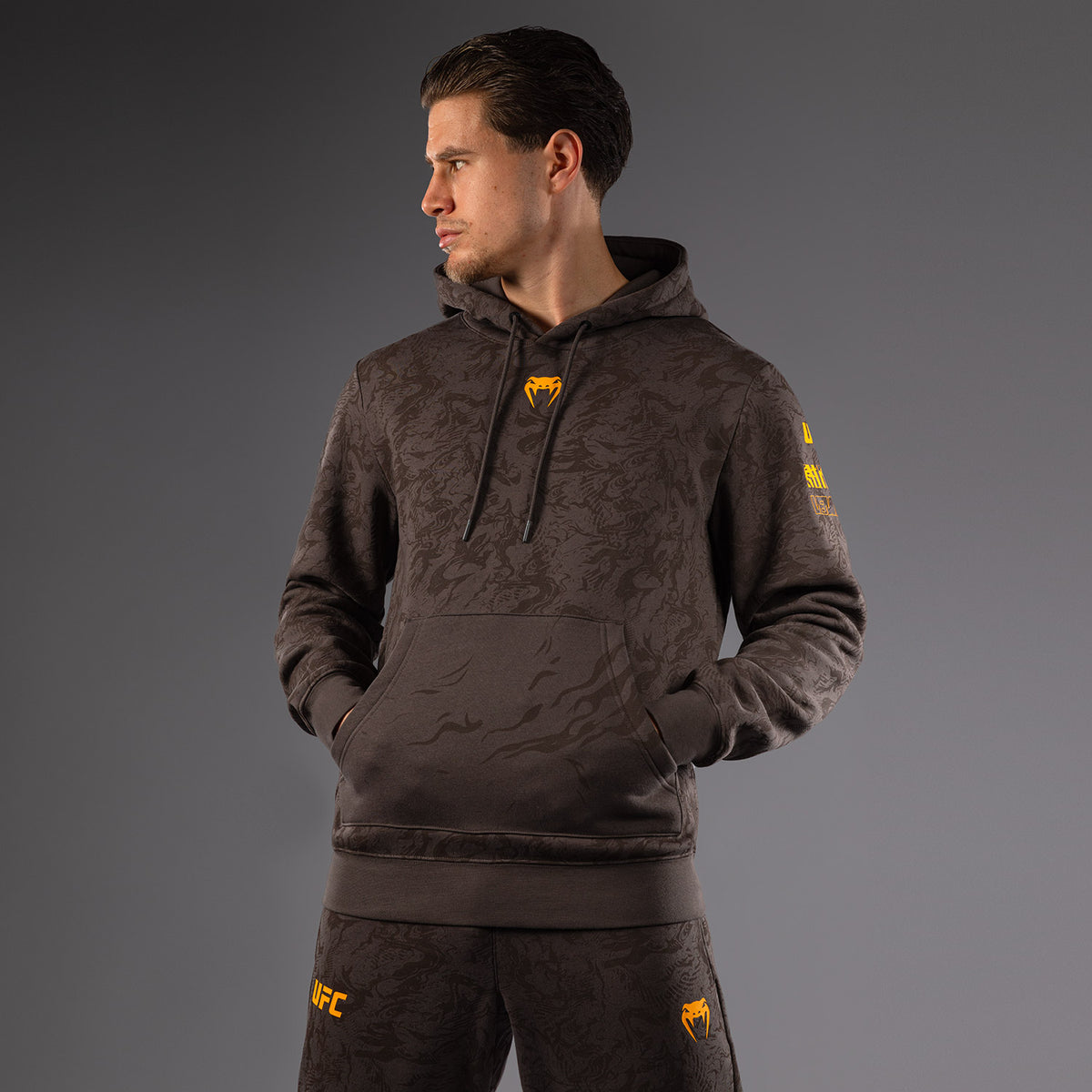 Sweatshirt à Capuche pour Hommes UFC Fusion by Venum Fight Week - Marron Terrestre - product-type_Sweatshirts