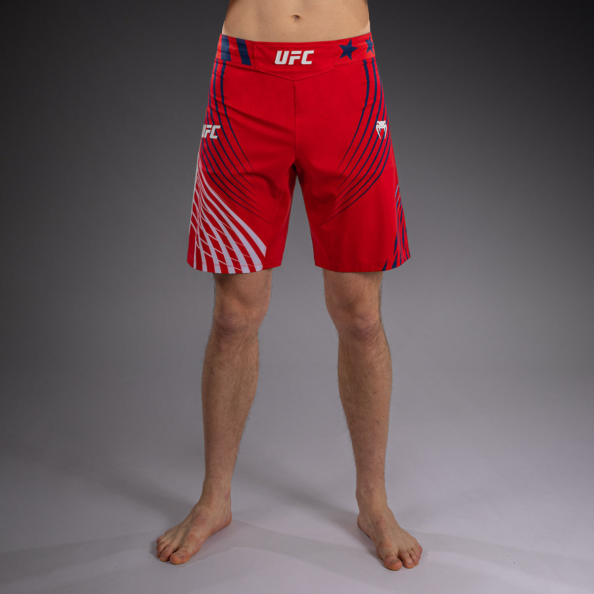 UFC Freedom 250 by Venum Authentic Fight Night Short de combat Personnalisé coupe longue pour homme - Rouge - product-type_Shorts de MMA