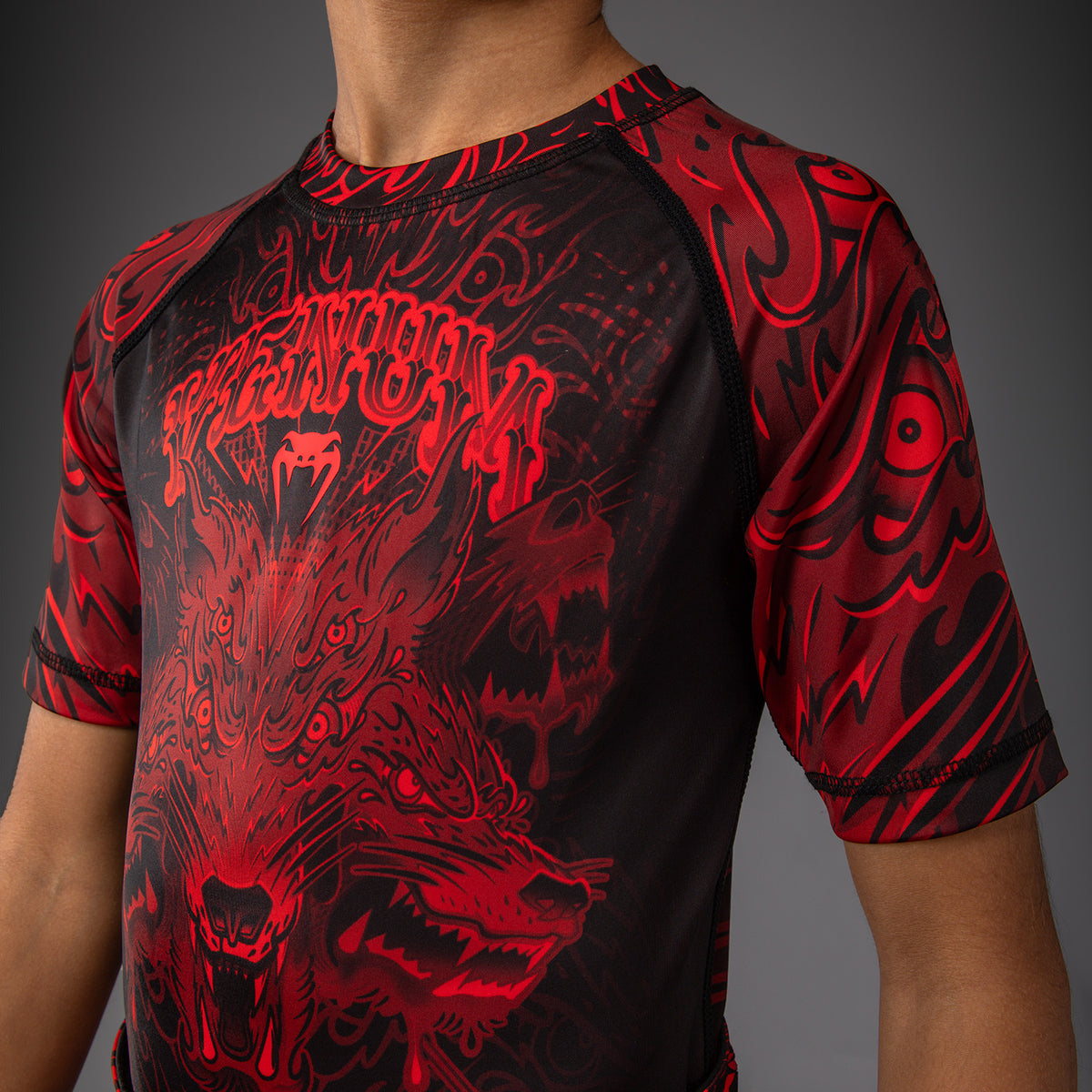 Rashguard à Manches Courtes Pour Enfants Venum Wolf Atak – Noir/Rouge - product-type_T-Shirts de Compression