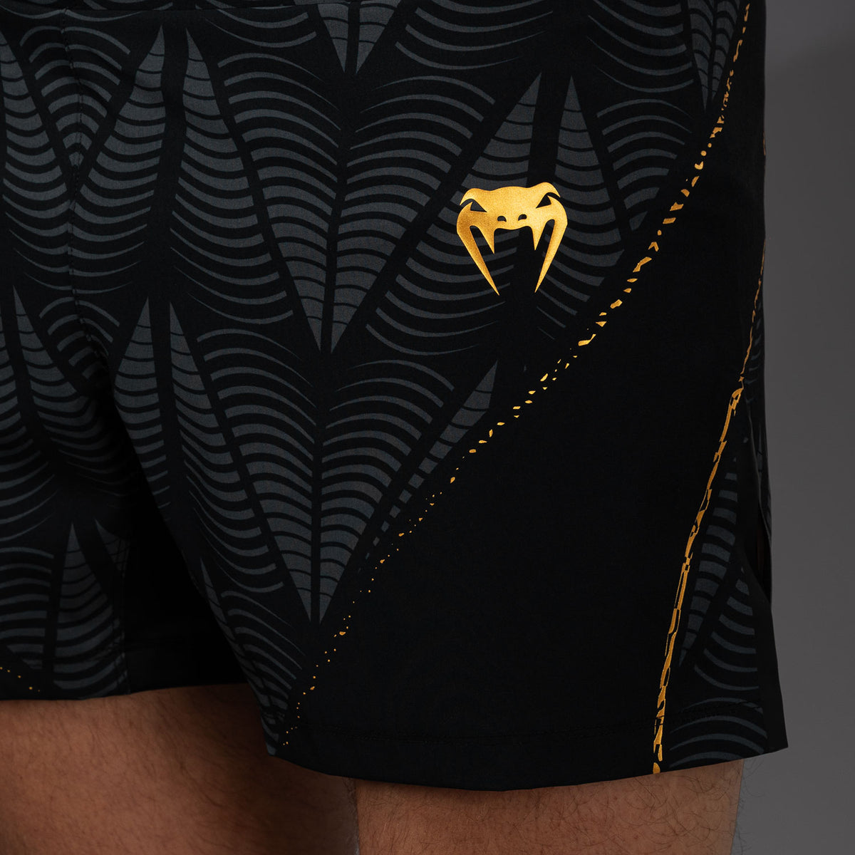Short de combat coupe courte Homme Personnalisé UFC Zenith by Venum Authentic Fight Night - Champion - product-type_Shorts de MMA