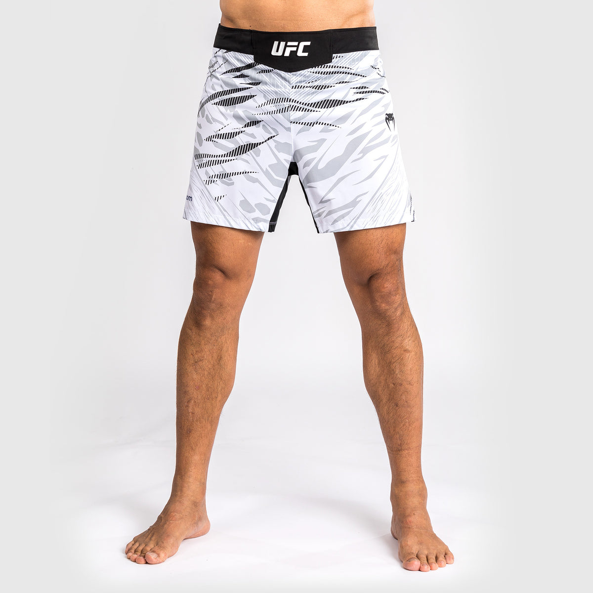 Shorts de Combat pour Hommes UFC Fusion by Venum Personnalisé Authentic Fight Night - Coupe Courte - Blanc - product-type_Shorts de MMA