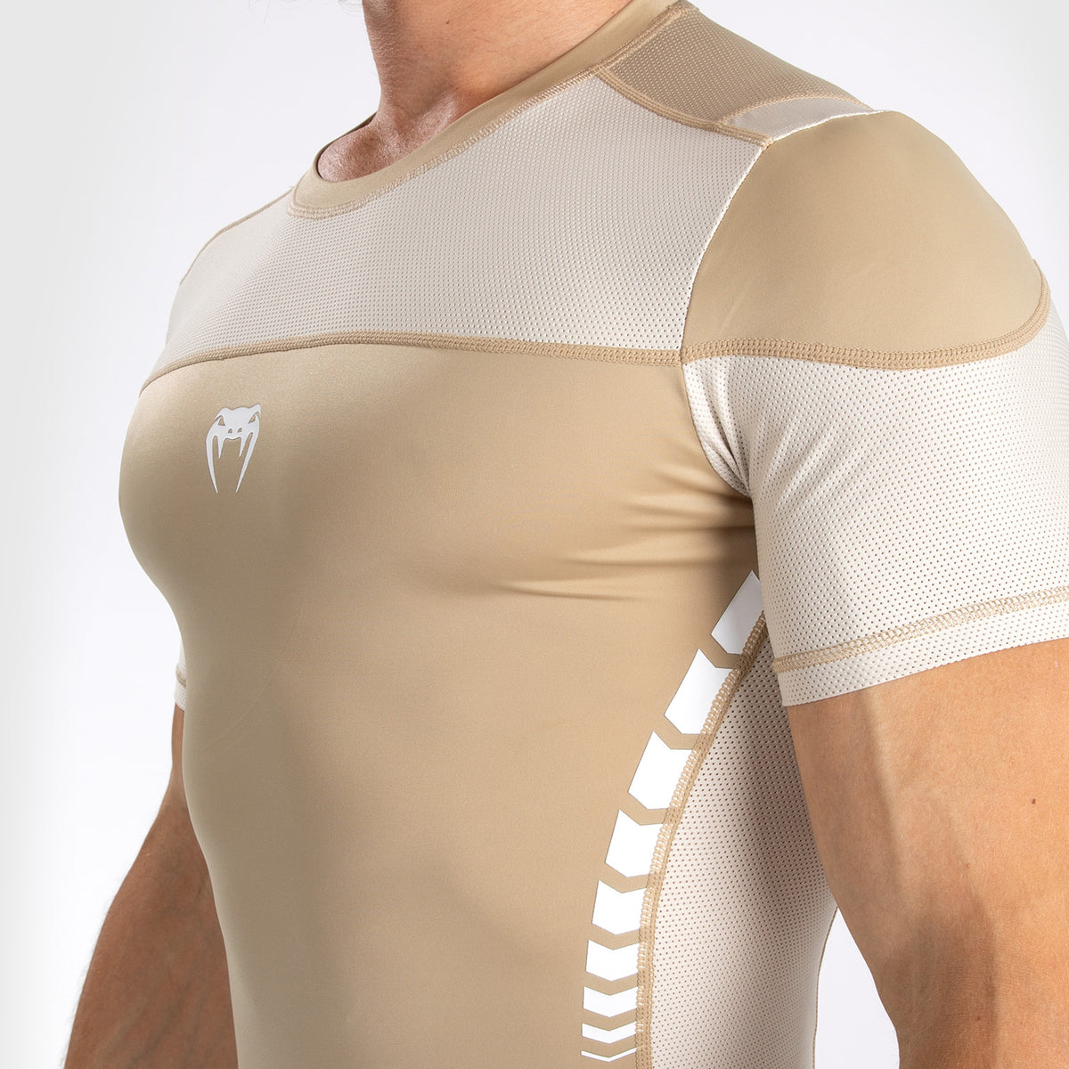 Rashguard À Manches Courtes pour Hommes Venum Tempest - Beige/Sable - product-type_T-Shirts de Compression