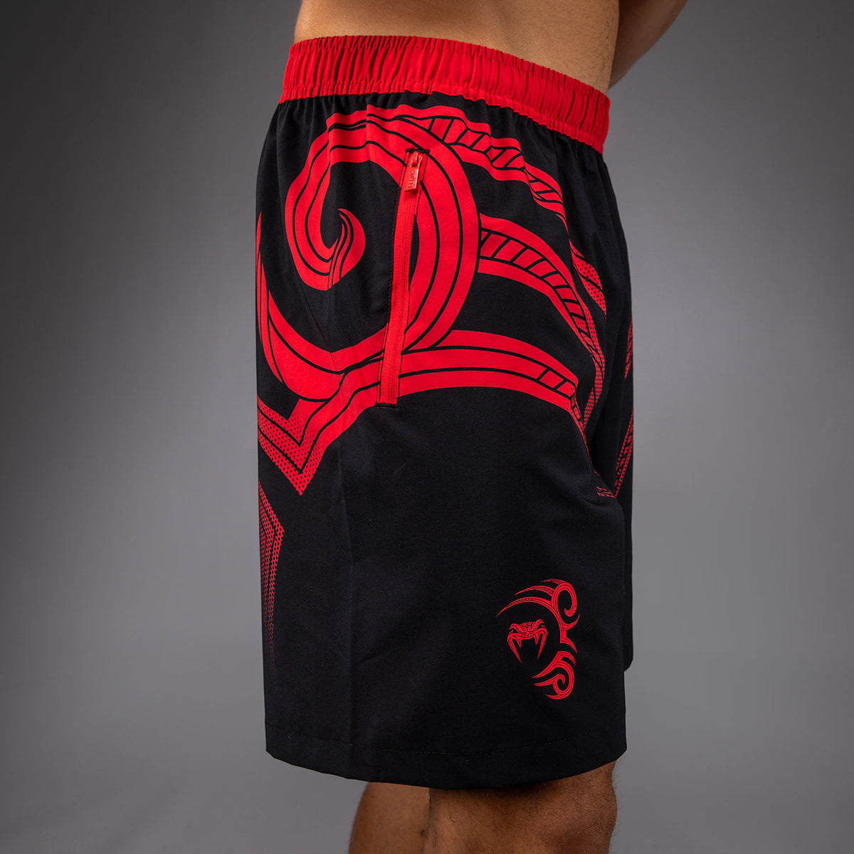 Short d'entraînement Venum x Mike Tyson Tiger - Noir Profond/Rouge Intense - product-type_Shorts de training