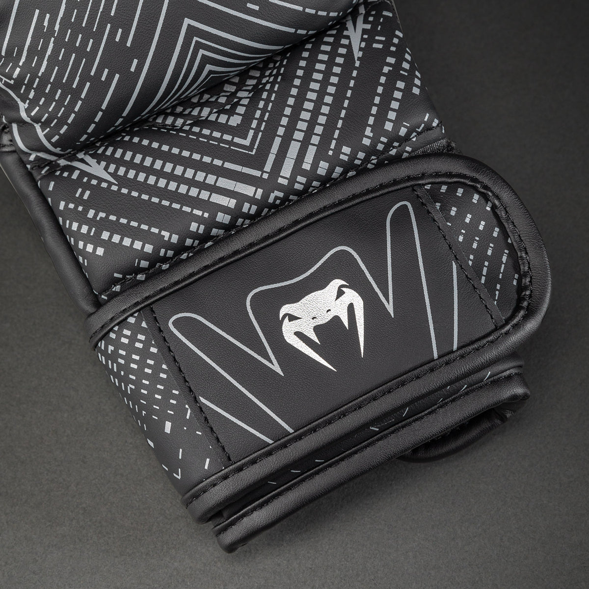 Venum Midnight Fury Gants de Sparring - Noir/Gris/Argent - product-type_Gants de Sparring