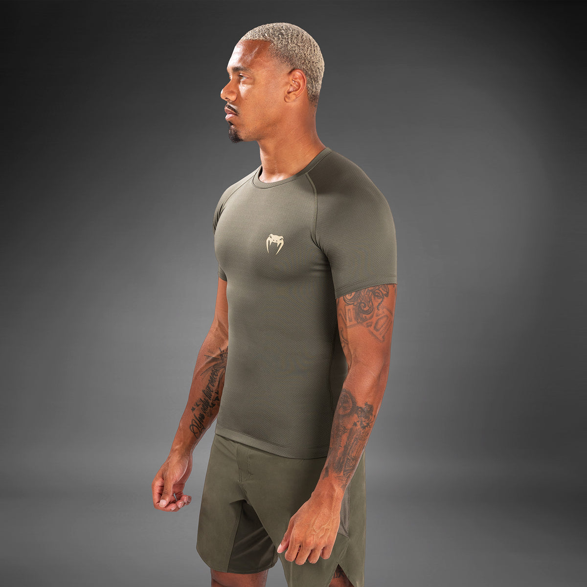Rashguard à manches courtes pour hommes Venum Contender - Kaki - product-type_T-Shirts de Compression