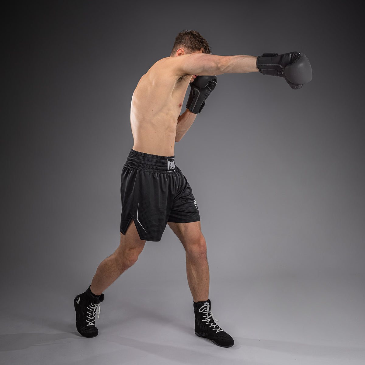Short de Boxe Venum Stealth – Noir/Blanc - product-type_Shorts de boxe