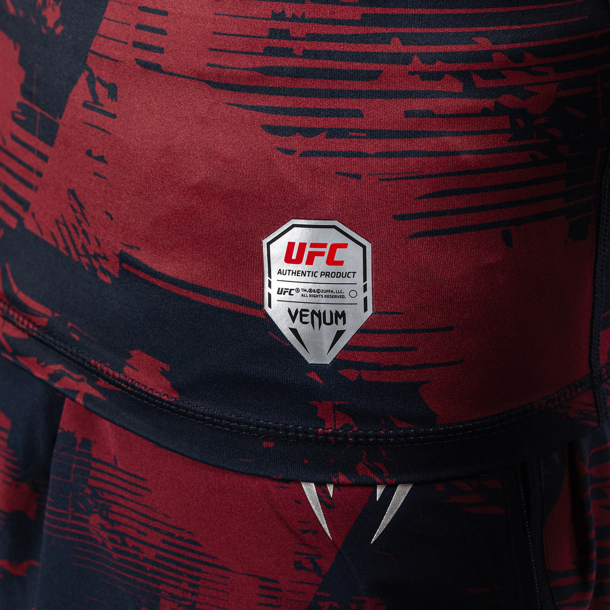 Rashguard manches courtes Performance Homme UFC Zenith by Venum Authentic Fight Week - Bleu marine/Bordeaux/Argent - product-type_T-Shirts de Compression