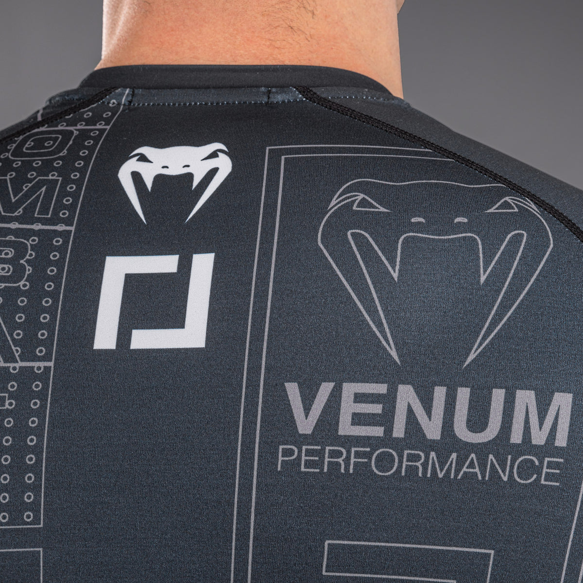 Rashguard à Manches Longues Karate Combat by Venum – Noir/Gris - product-type_T-Shirts de Compression