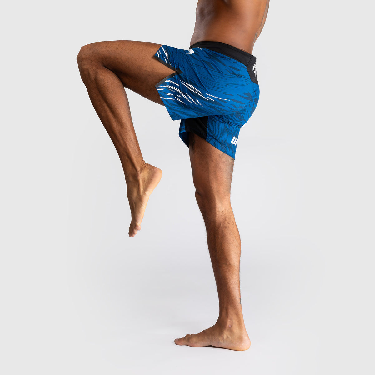 Shorts de Combat pour Hommes UFC Fusion by Venum Personnalisé Authentic Fight Night - Coupe Courte - Bleu - product-type_Shorts de MMA
