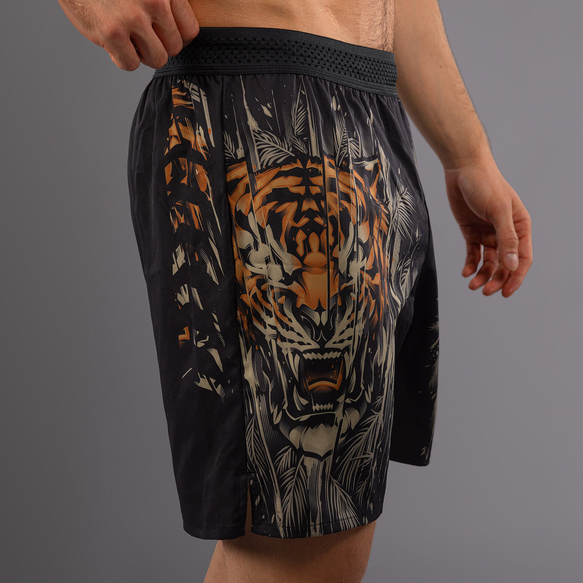 Short d'entraînement Venum Tiger pour Hommes - Noir/Orange Néon - product-type_Shorts de training