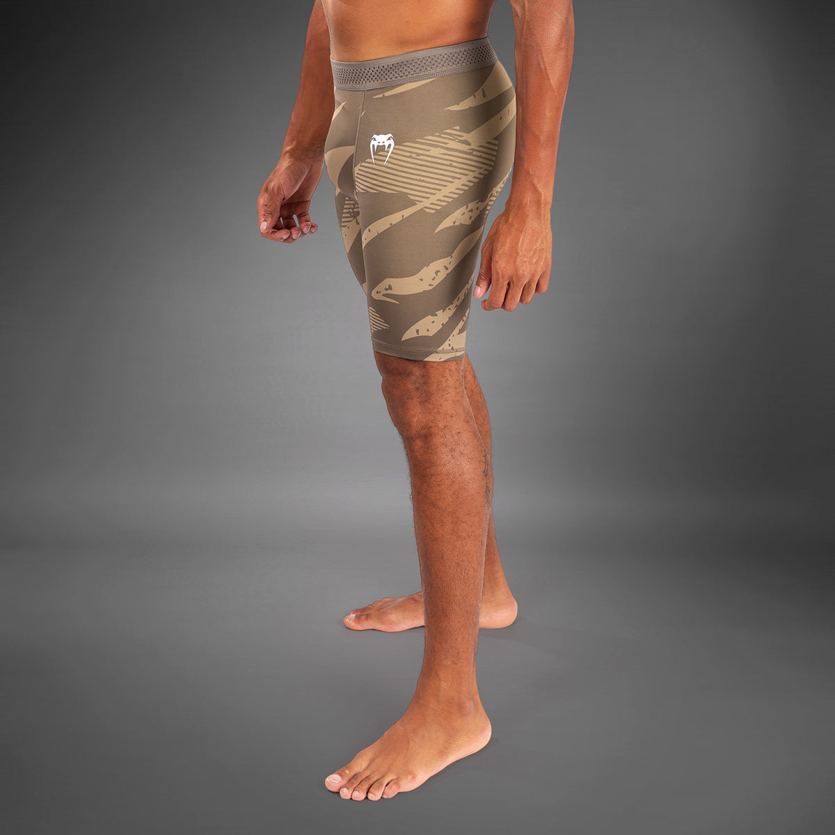 Short de compression pour Hommes UFC Adrenaline by Venum Fight Week - desert Camo - product-type_Shorts de compression