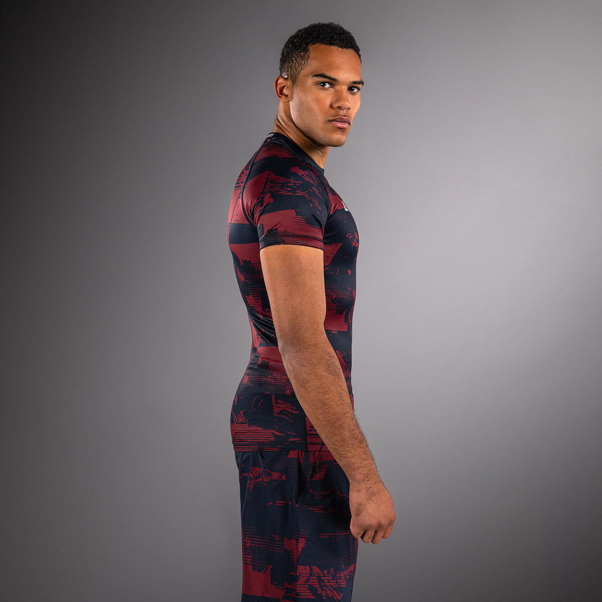 Rashguard manches courtes Performance Homme UFC Zenith by Venum Authentic Fight Week - Bleu marine/Bordeaux/Argent - product-type_T-Shirts de Compression