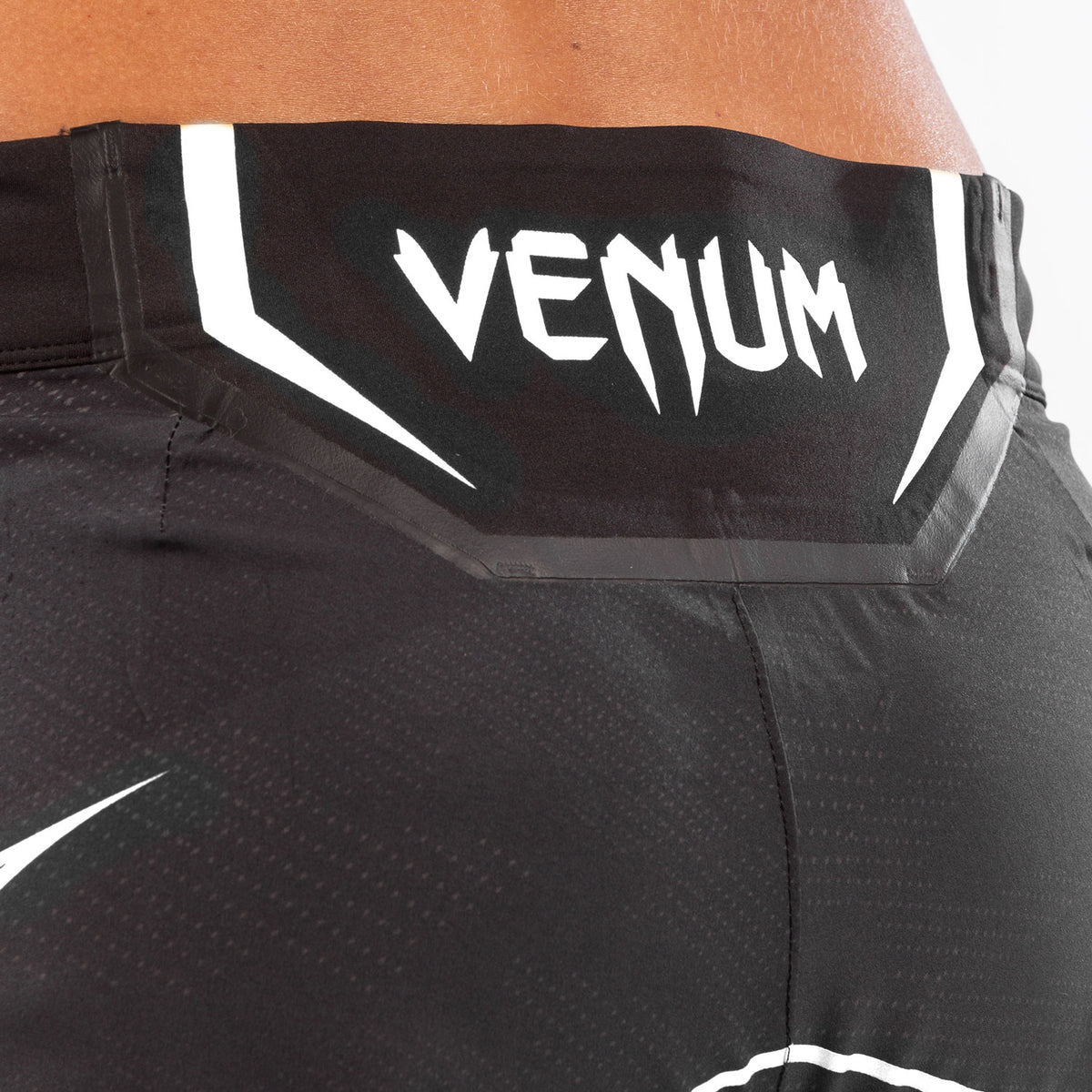 Fightshort Femme UFC Venum Authentic Fight Night - Coupe Longue - Noir - product-type_Shorts de MMA