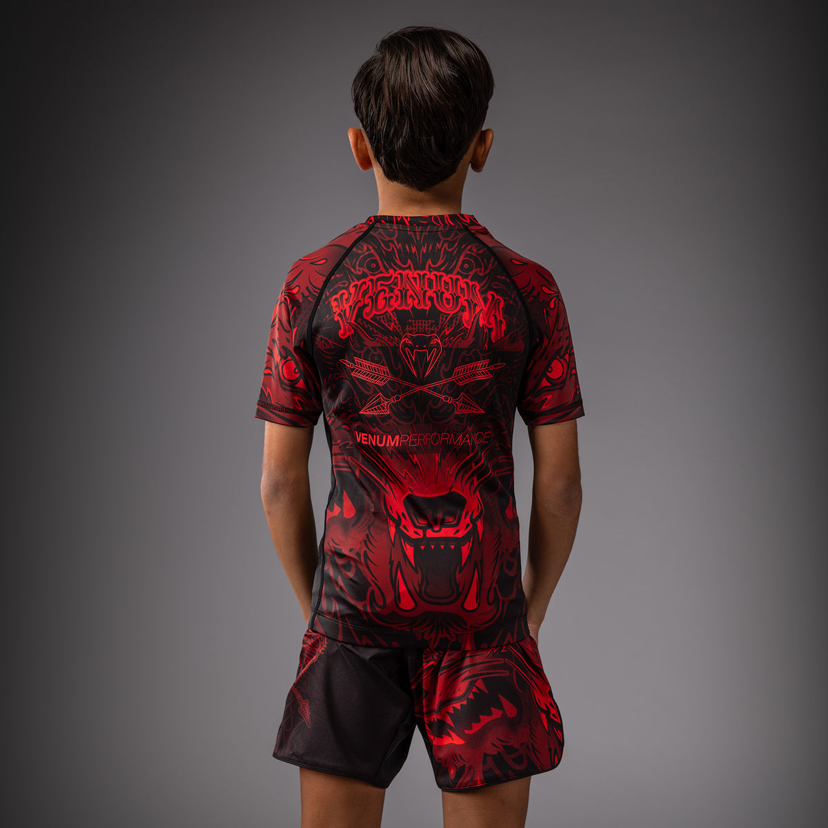 Rashguard à Manches Courtes Pour Enfants Venum Wolf Atak – Noir/Rouge - product-type_T-Shirts de Compression