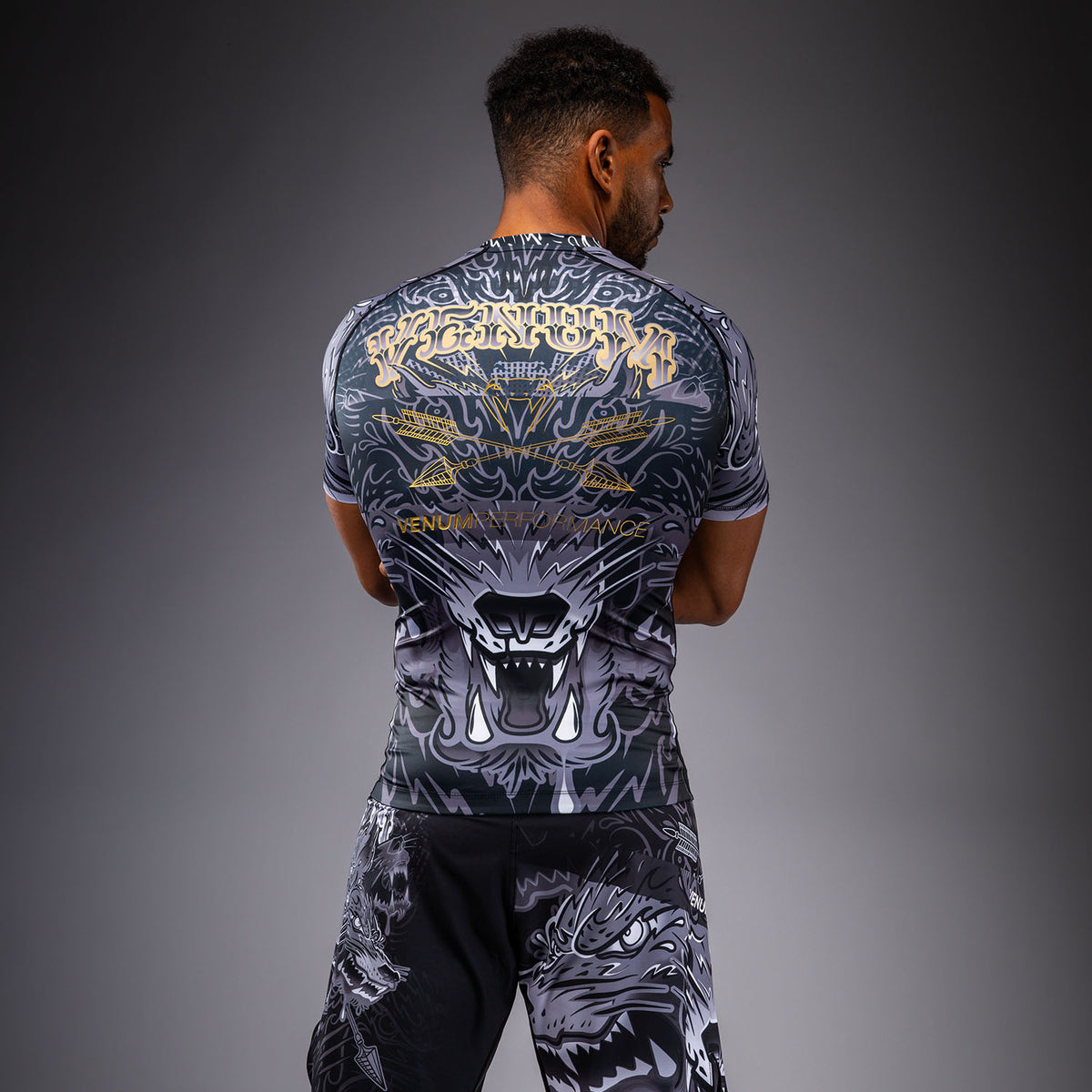 Rashguard à Manches Courtes Venum Wolf Atak – Noir/Gris - product-type_T-Shirts de Compression