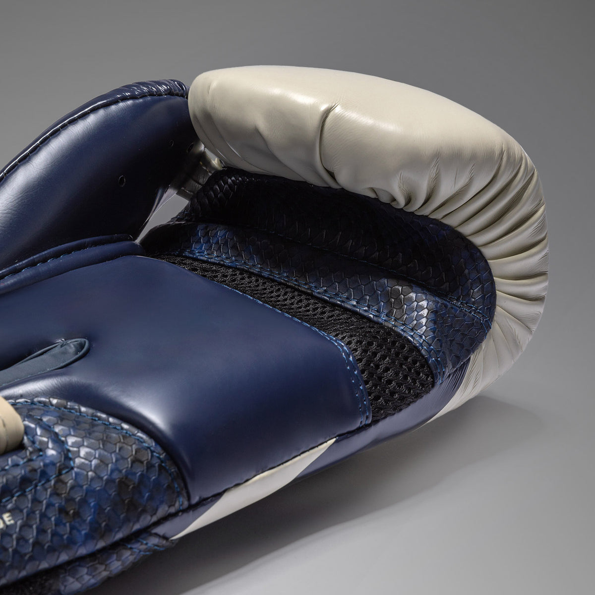 Gants de Boxe Venum Challenger 4.0 Scales – Bleu Minuit - product-type_Gants de boxe
